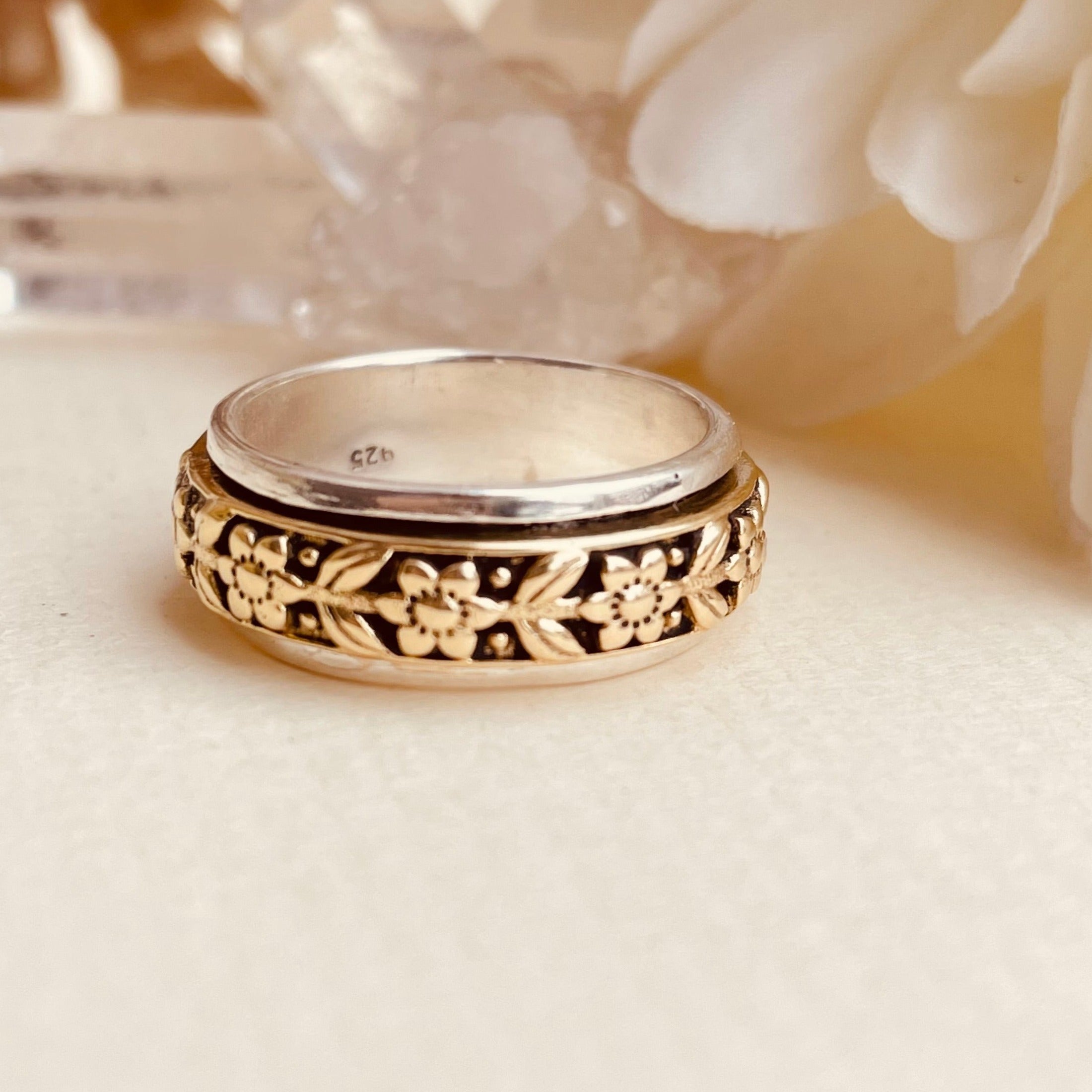 Flowers of the day Handmade Fidget Spinner Ring - Octonov