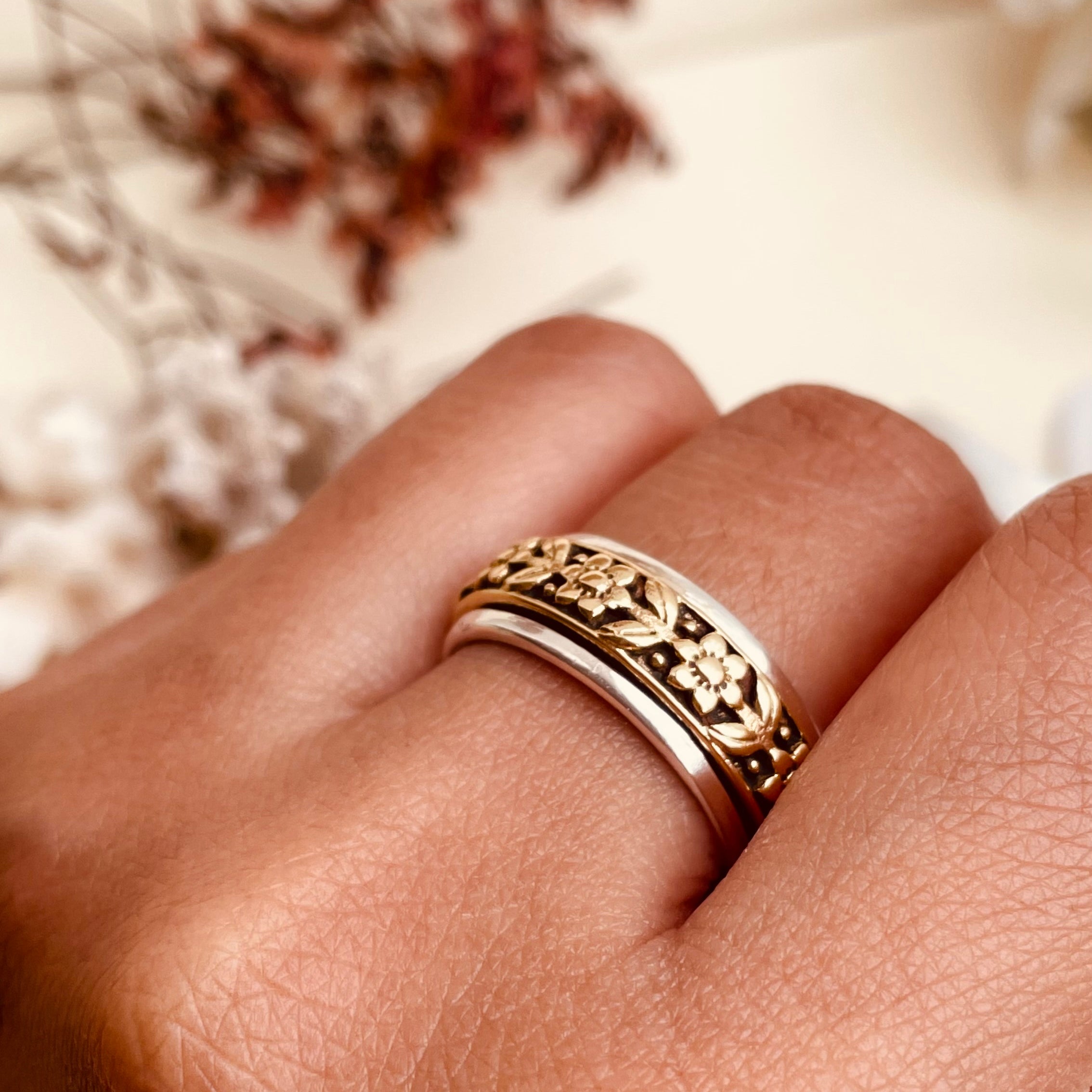 Flowers of the day Handmade Fidget Spinner Ring - Octonov