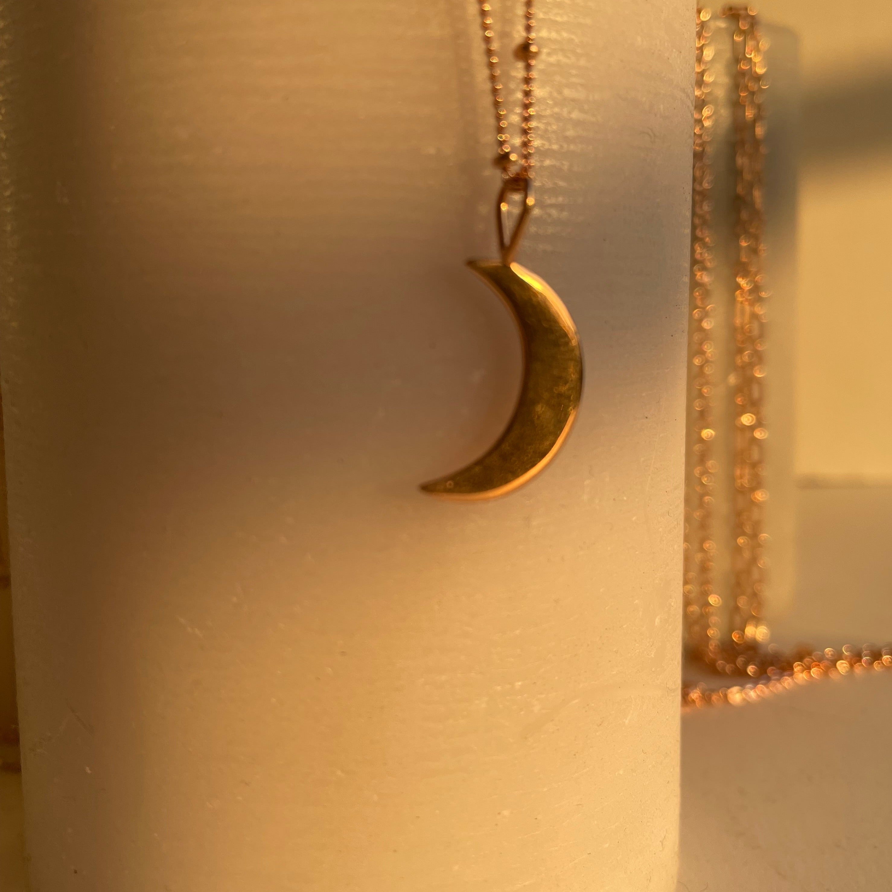 Gold Crescent Moon Necklace - Octonov