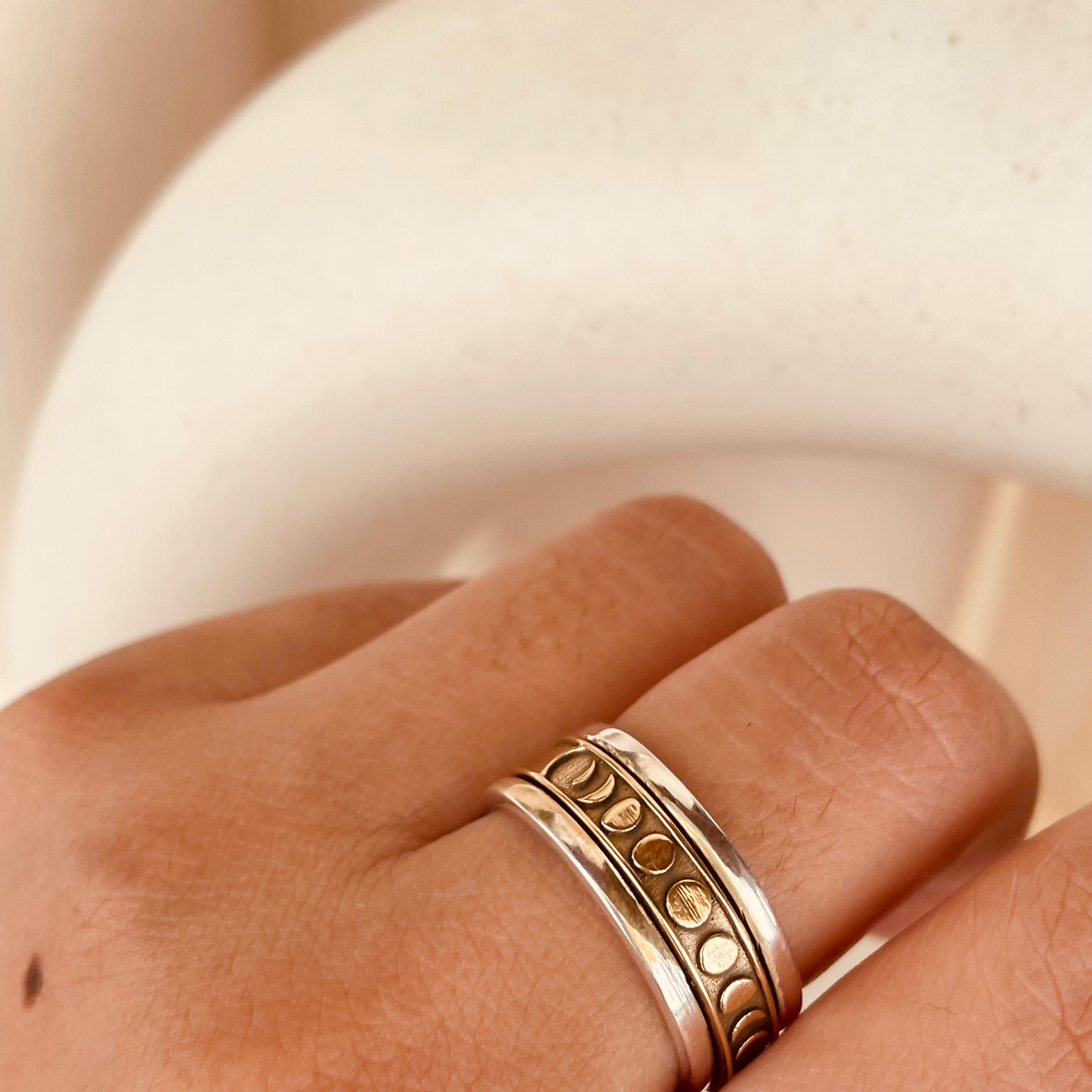 Moon Phase Fidget Spinner Ring - Octonov