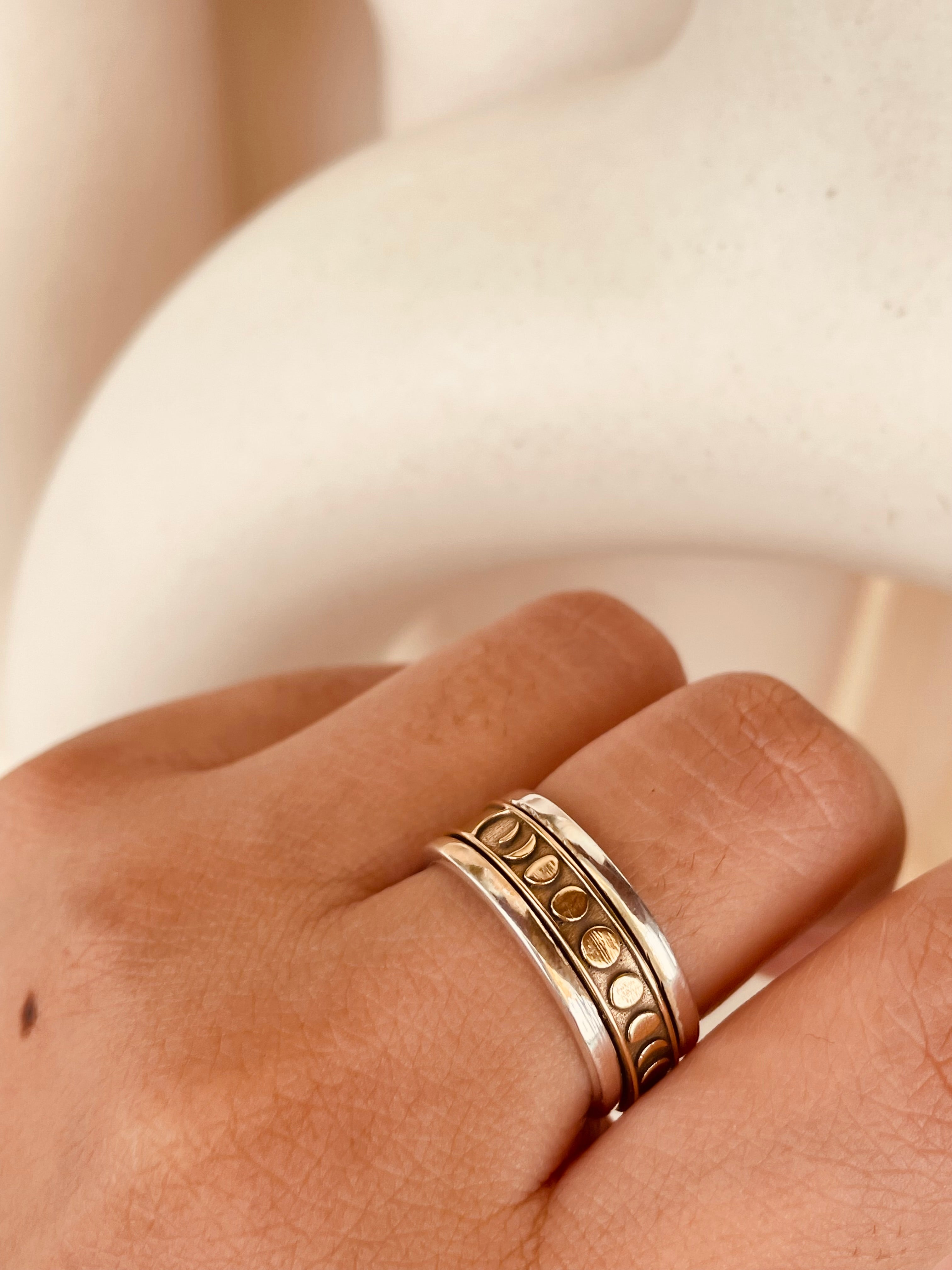 Moon Phase Fidget Spinner Ring - Octonov