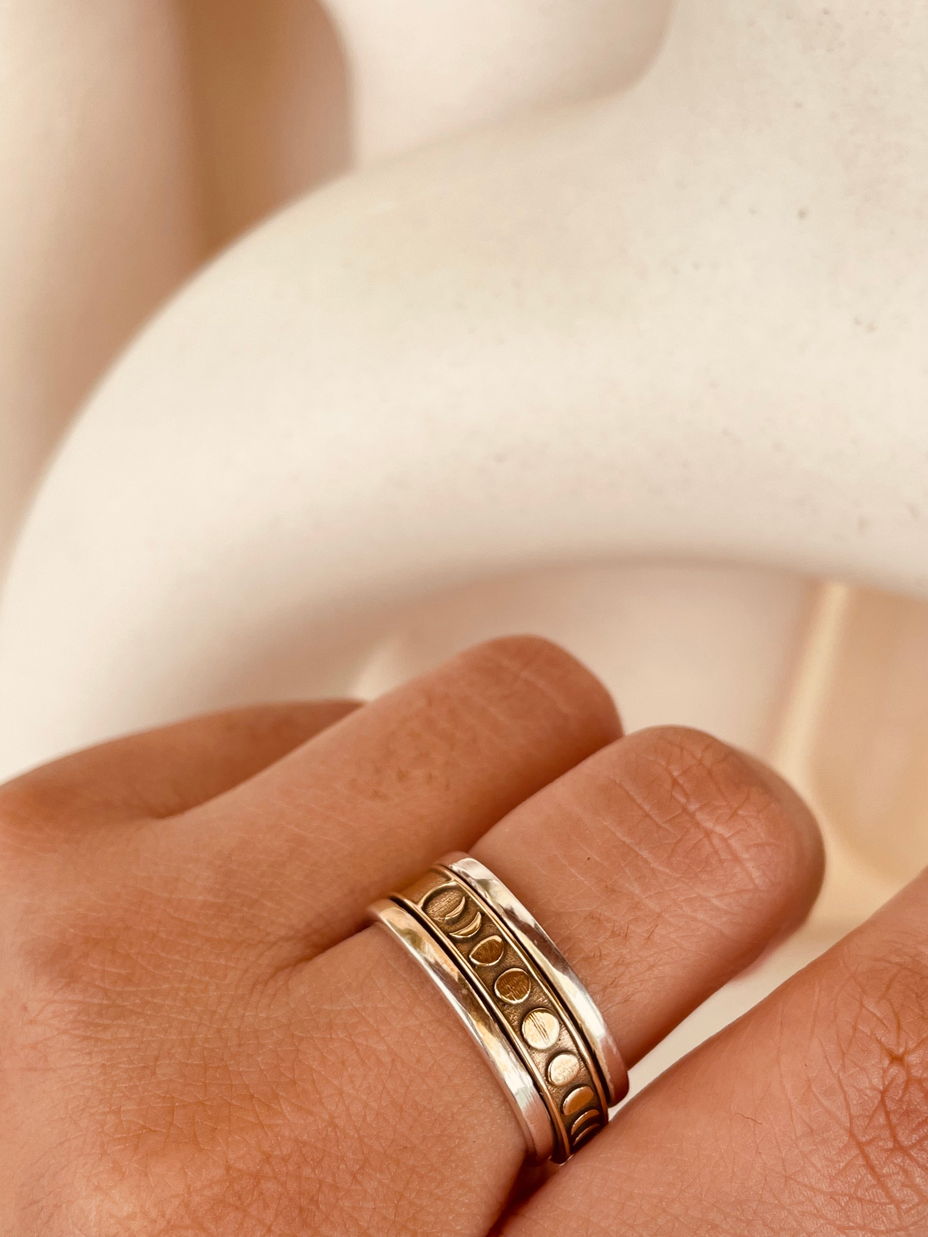 Moon Phase Fidget Spinner Ring - Octonov