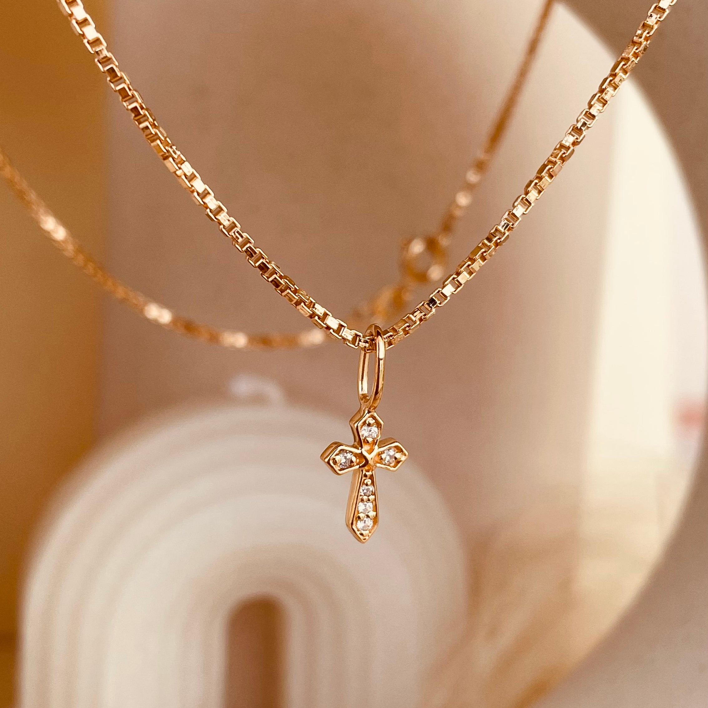 Minimal and Dainty Token of Faith Necklace with Box Chain - Octonov