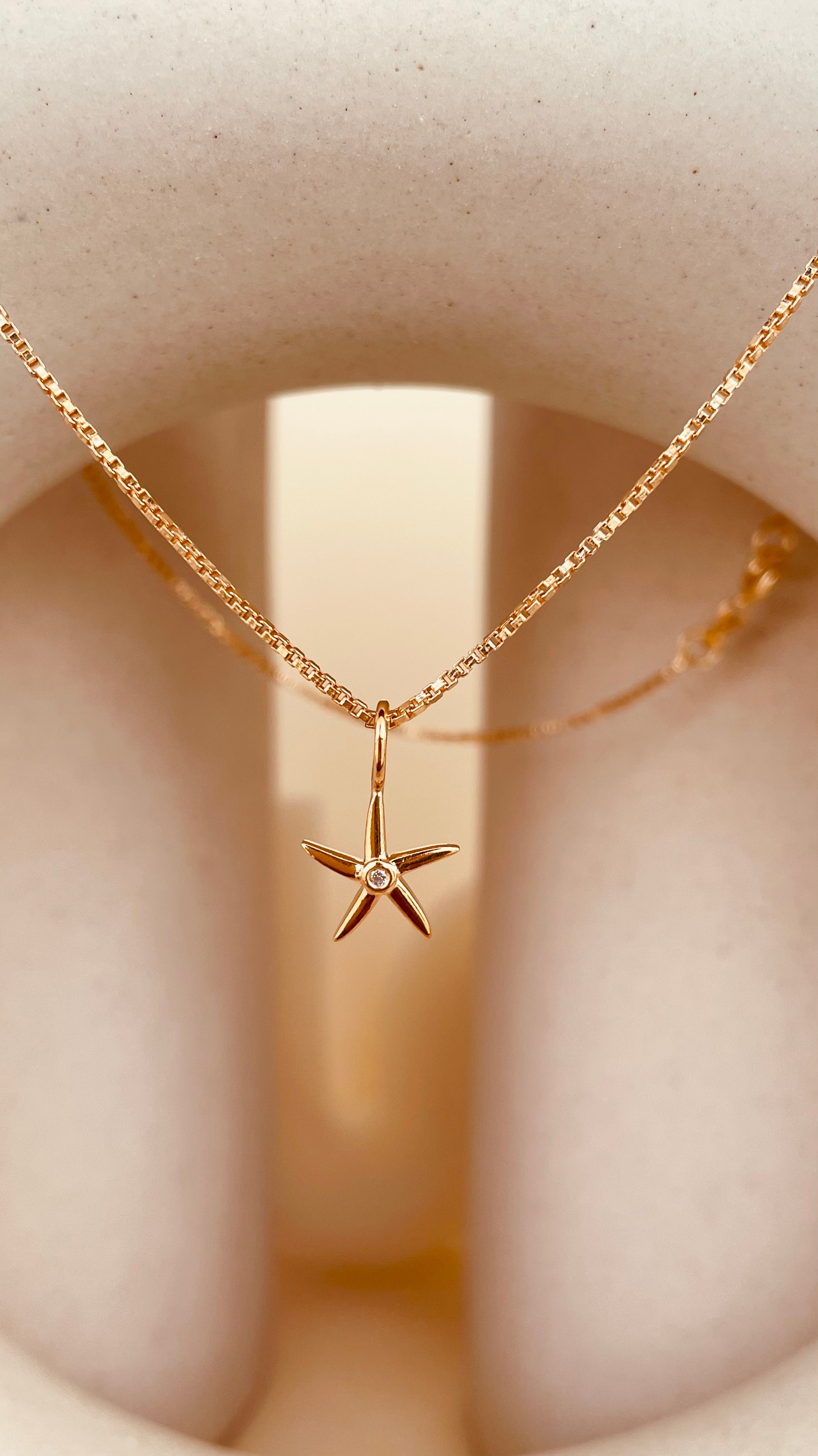 Minimal Starfish Necklace with Box Chain - Octonov
