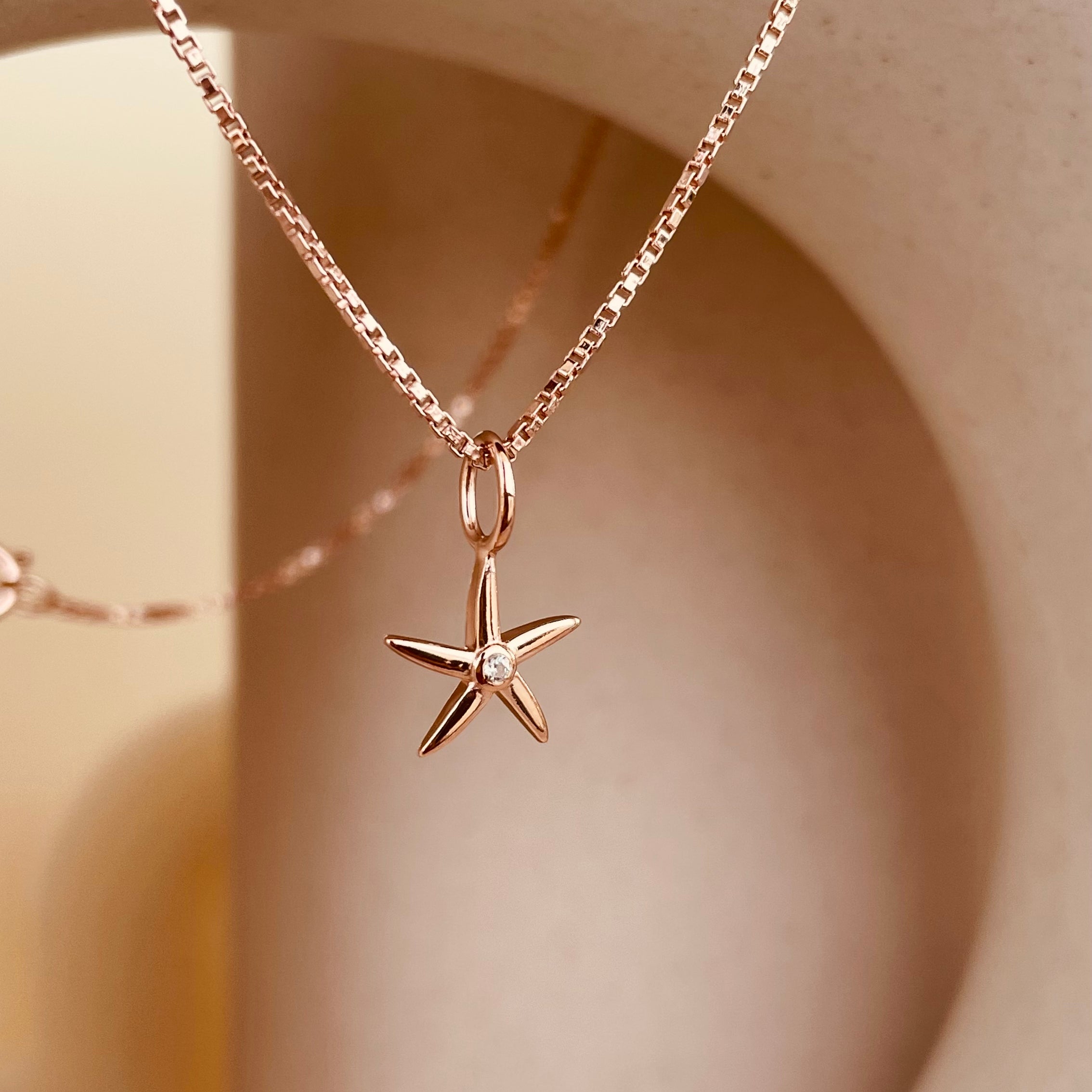Minimal Starfish Necklace with Box Chain - Octonov