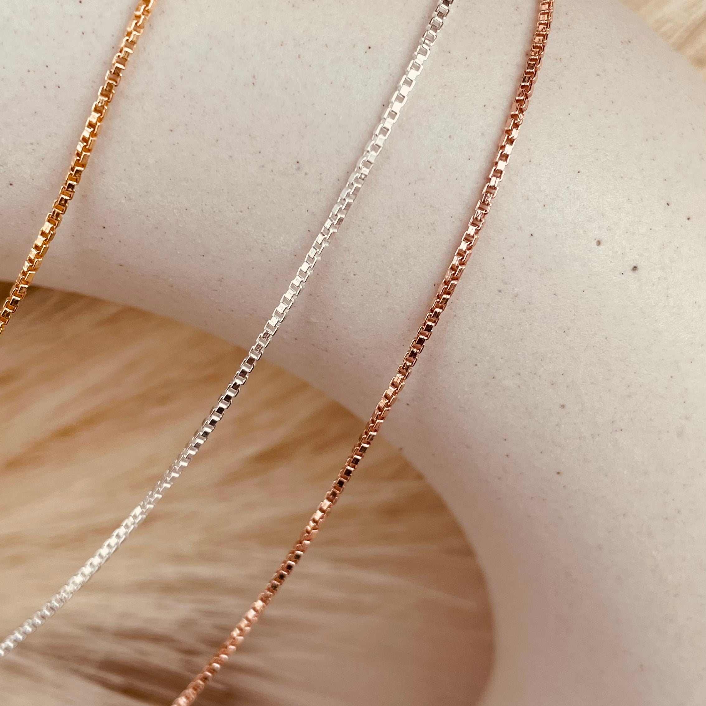 Minimal Starfish Necklace with Box Chain - Octonov