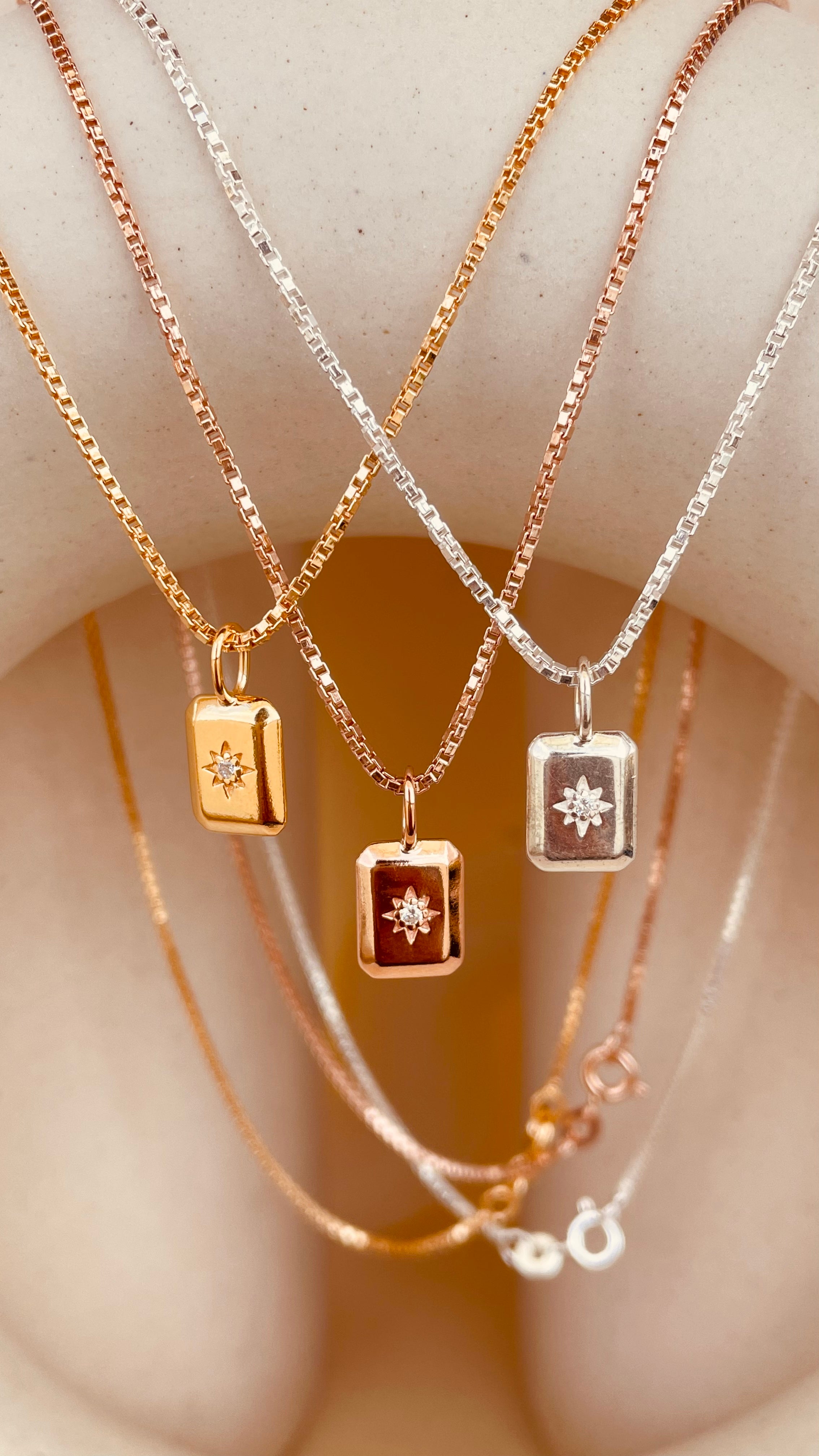 Dainty North Star Necklace with Box Chain - Octonov