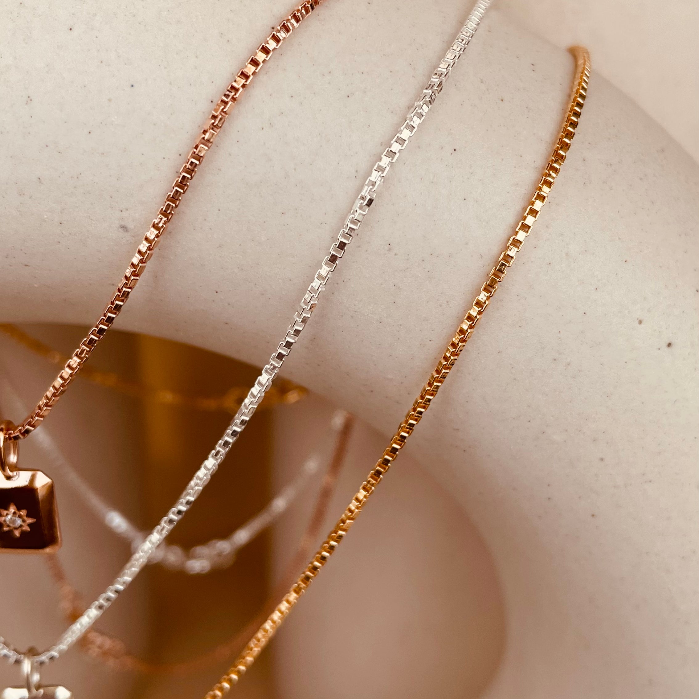 Dainty North Star Necklace with Box Chain - Octonov