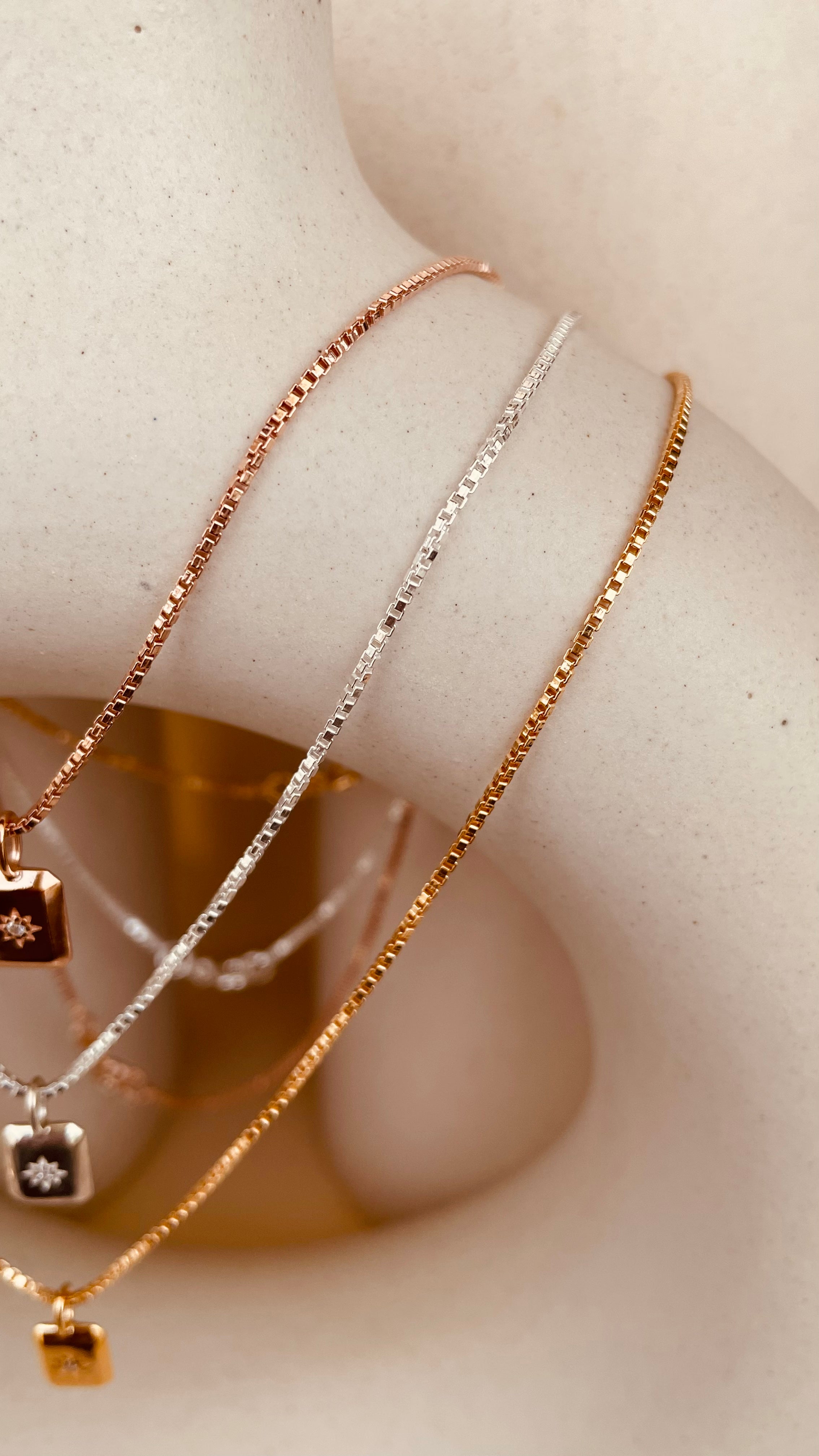 Dainty North Star Necklace with Box Chain - Octonov