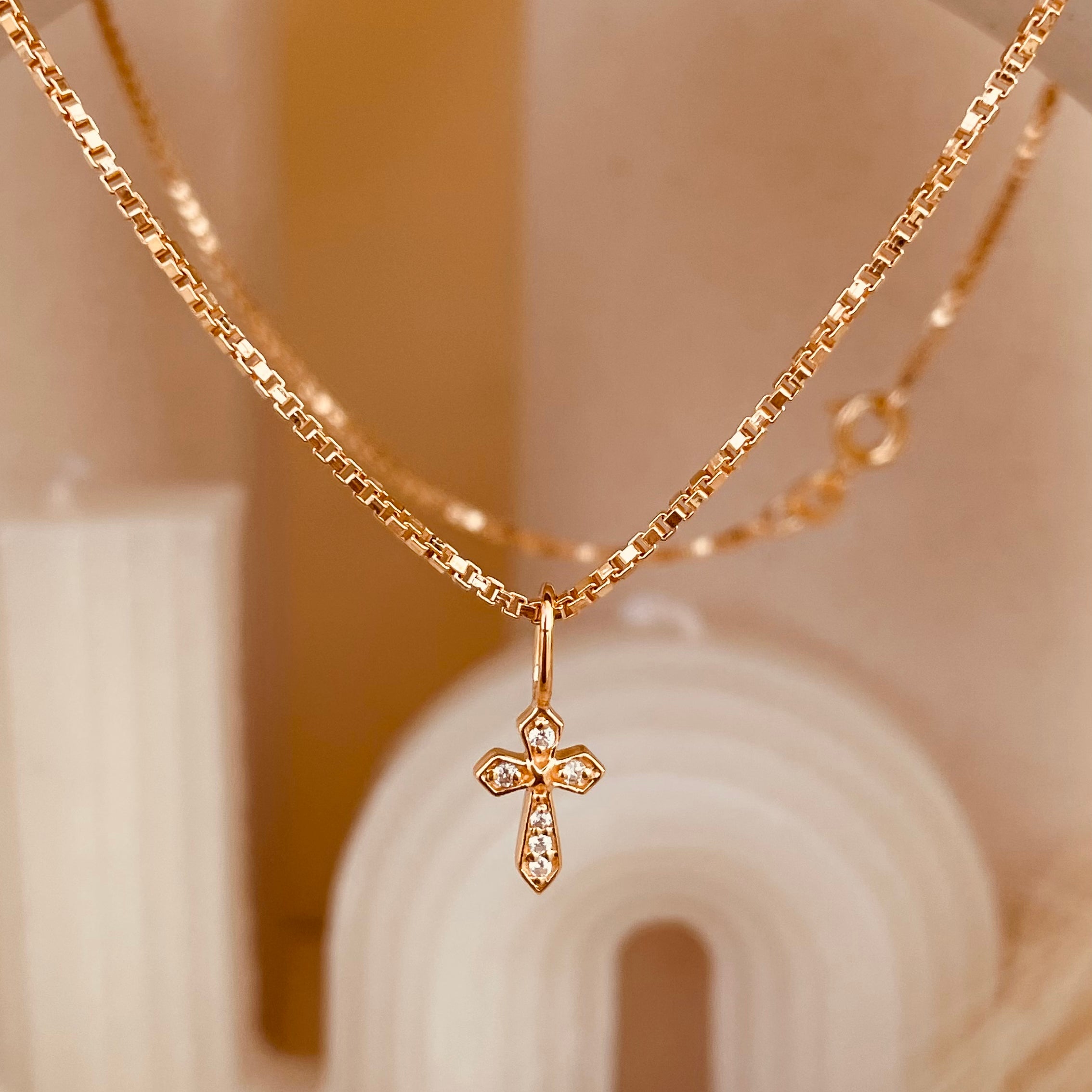 Minimal and Dainty Token of Faith Necklace with Box Chain - Octonov
