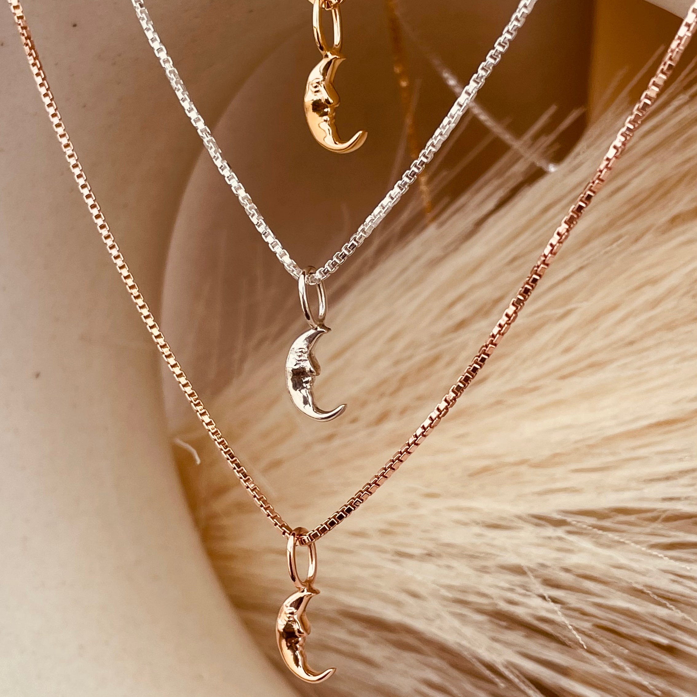 Crescent Moon Necklace with Box Chain - Octonov