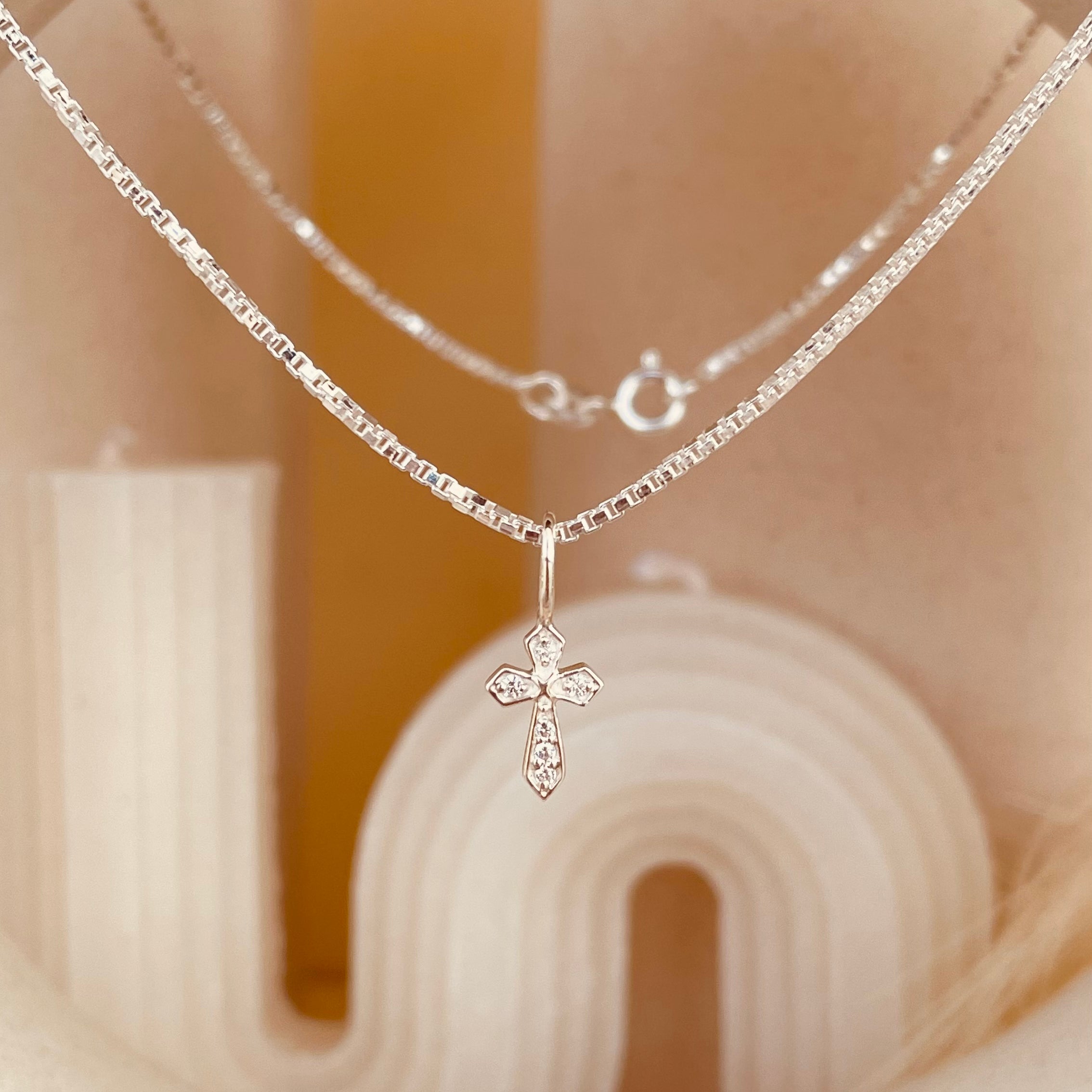 Minimal and Dainty Token of Faith Necklace with Box Chain - Octonov