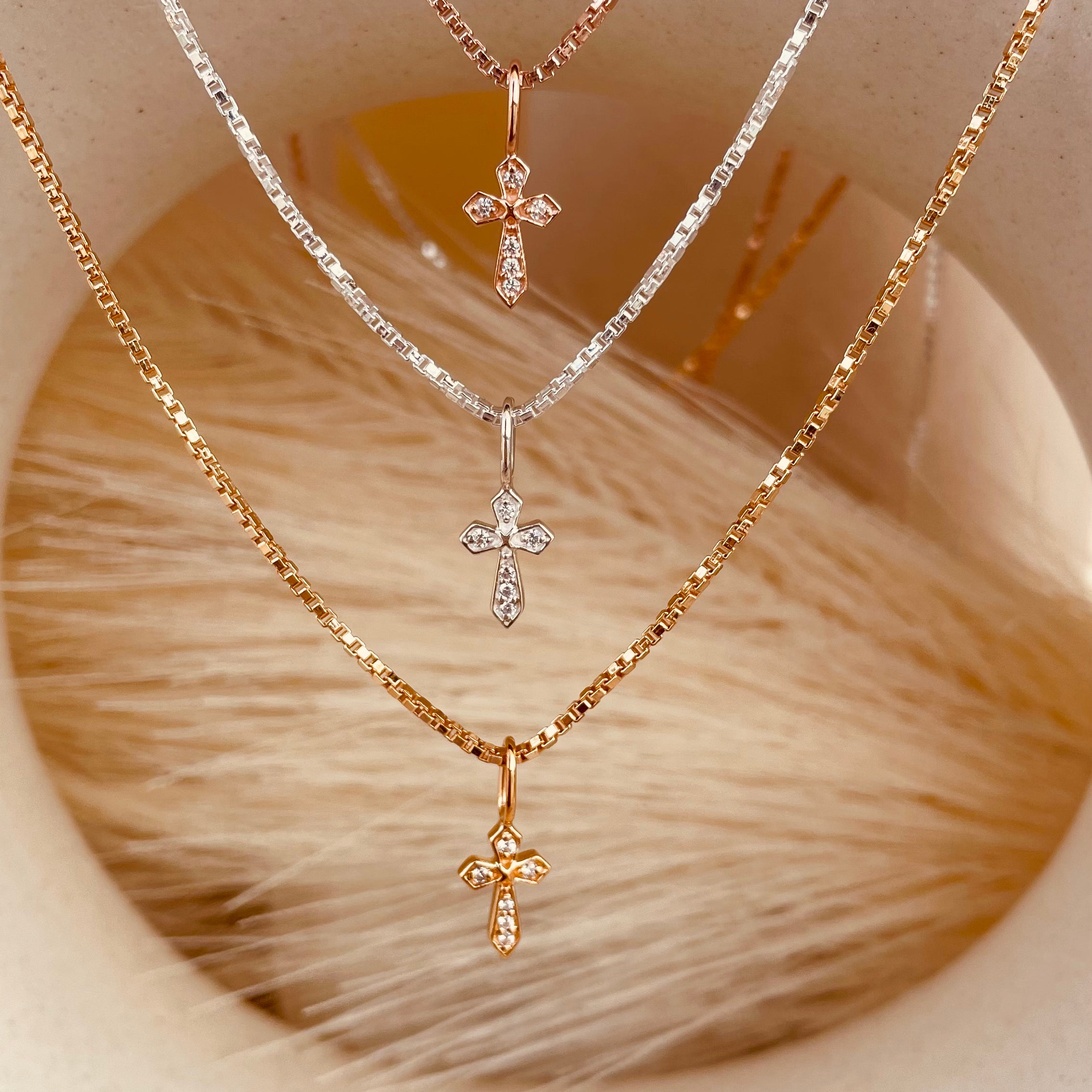 Minimal and Dainty Token of Faith Necklace with Box Chain - Octonov