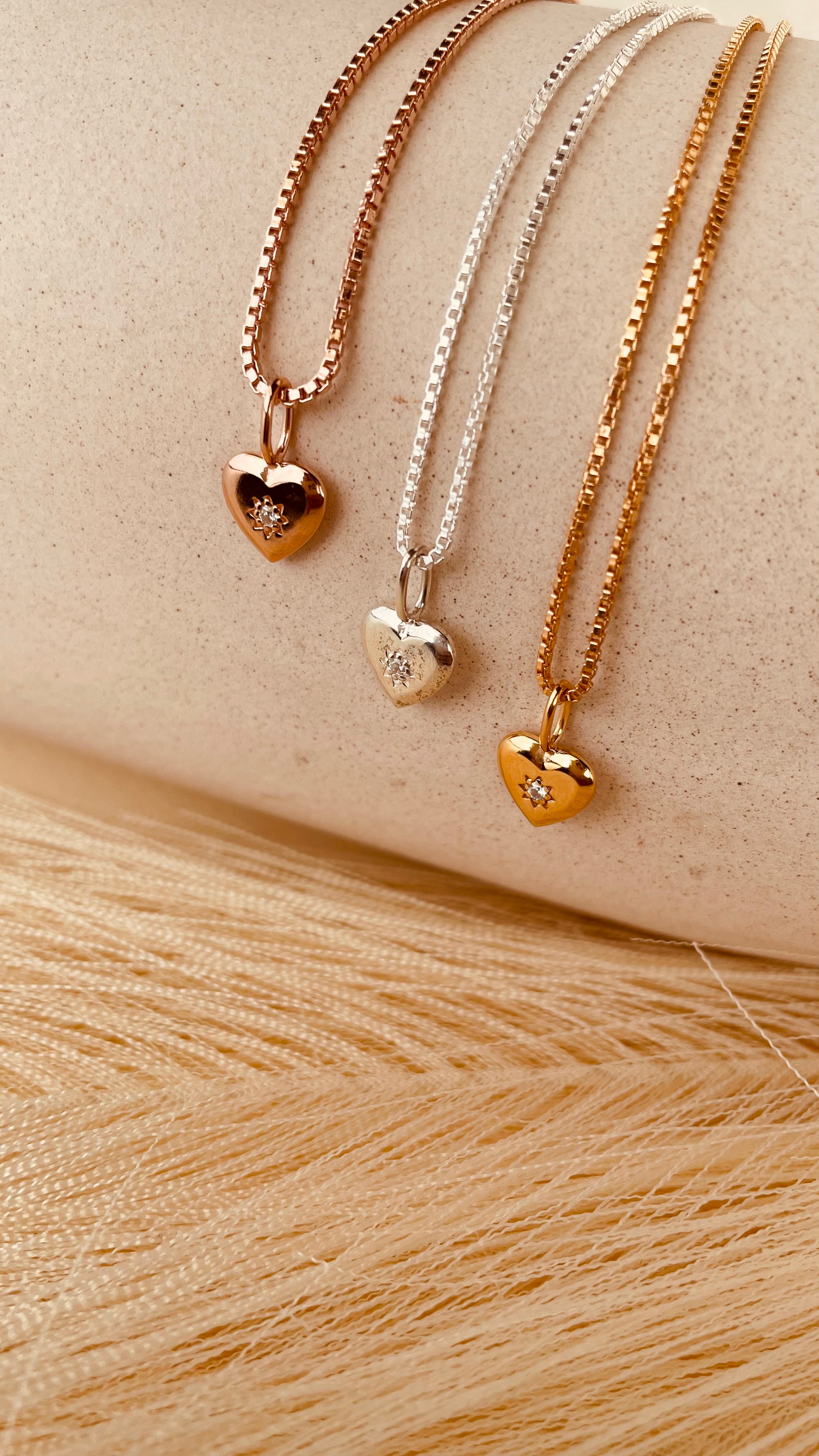 Vintage Heart Classy Necklace with Box Chain - Octonov