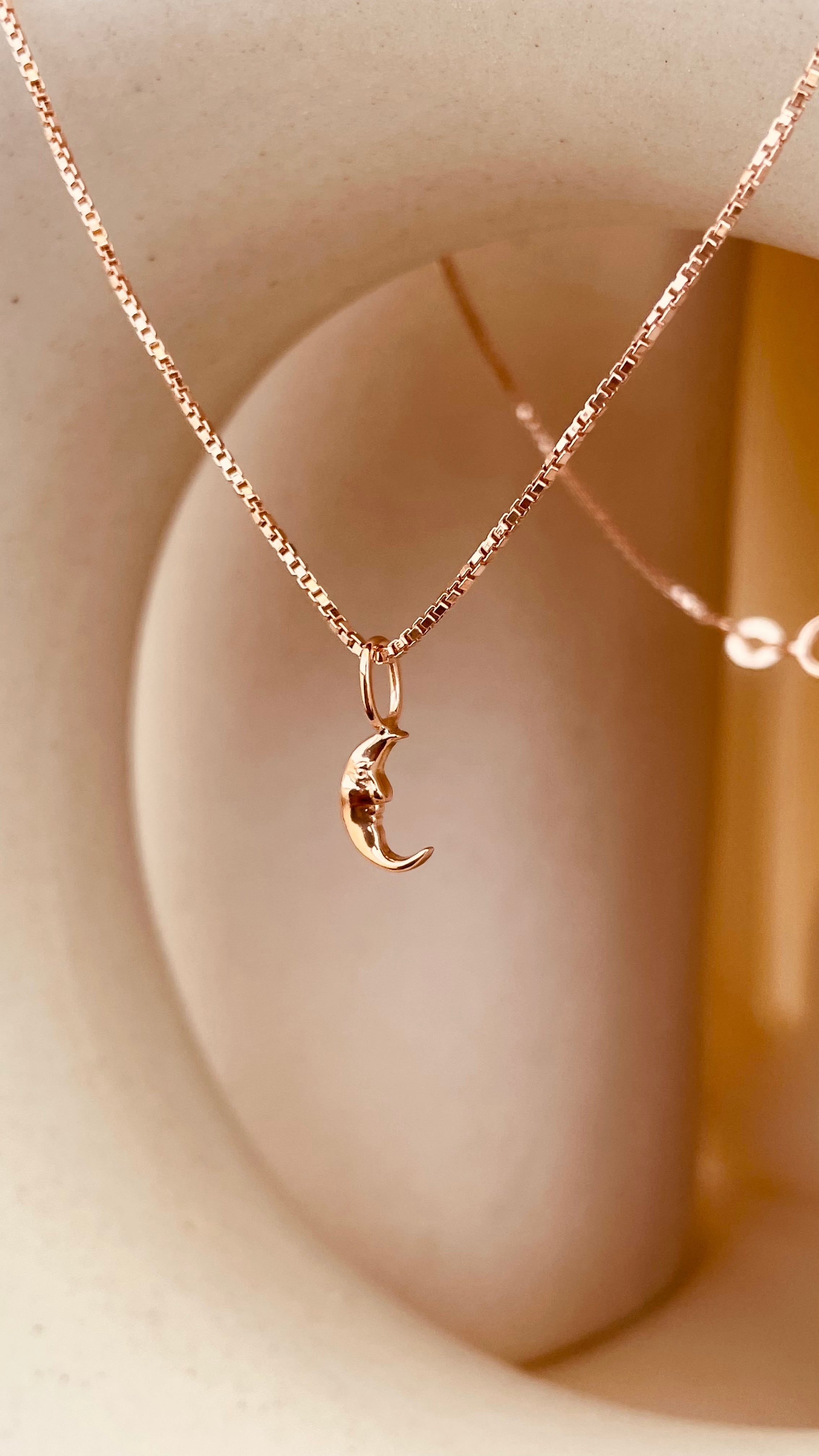 Crescent Moon Necklace with Box Chain - Octonov