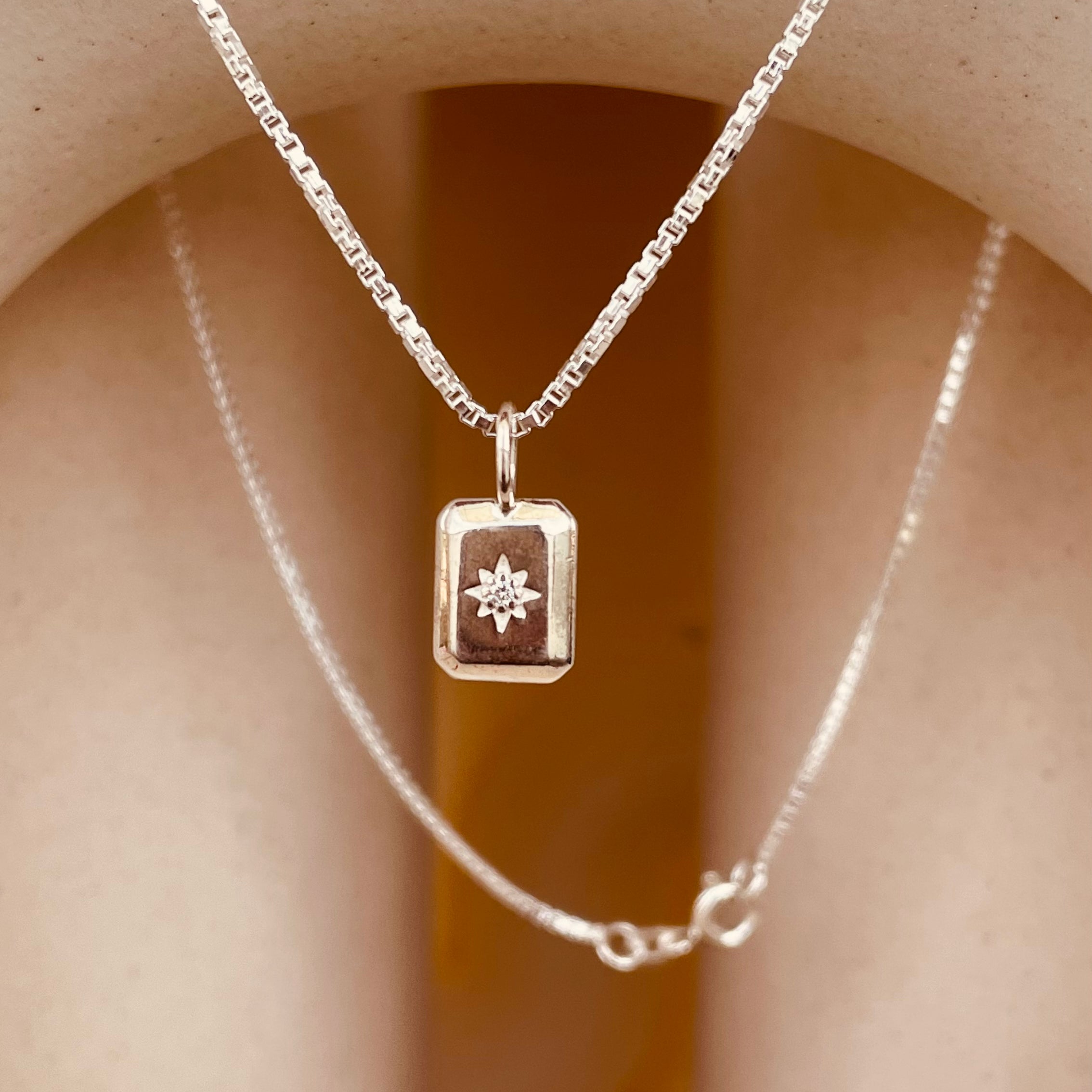 Dainty North Star Necklace with Box Chain - Octonov