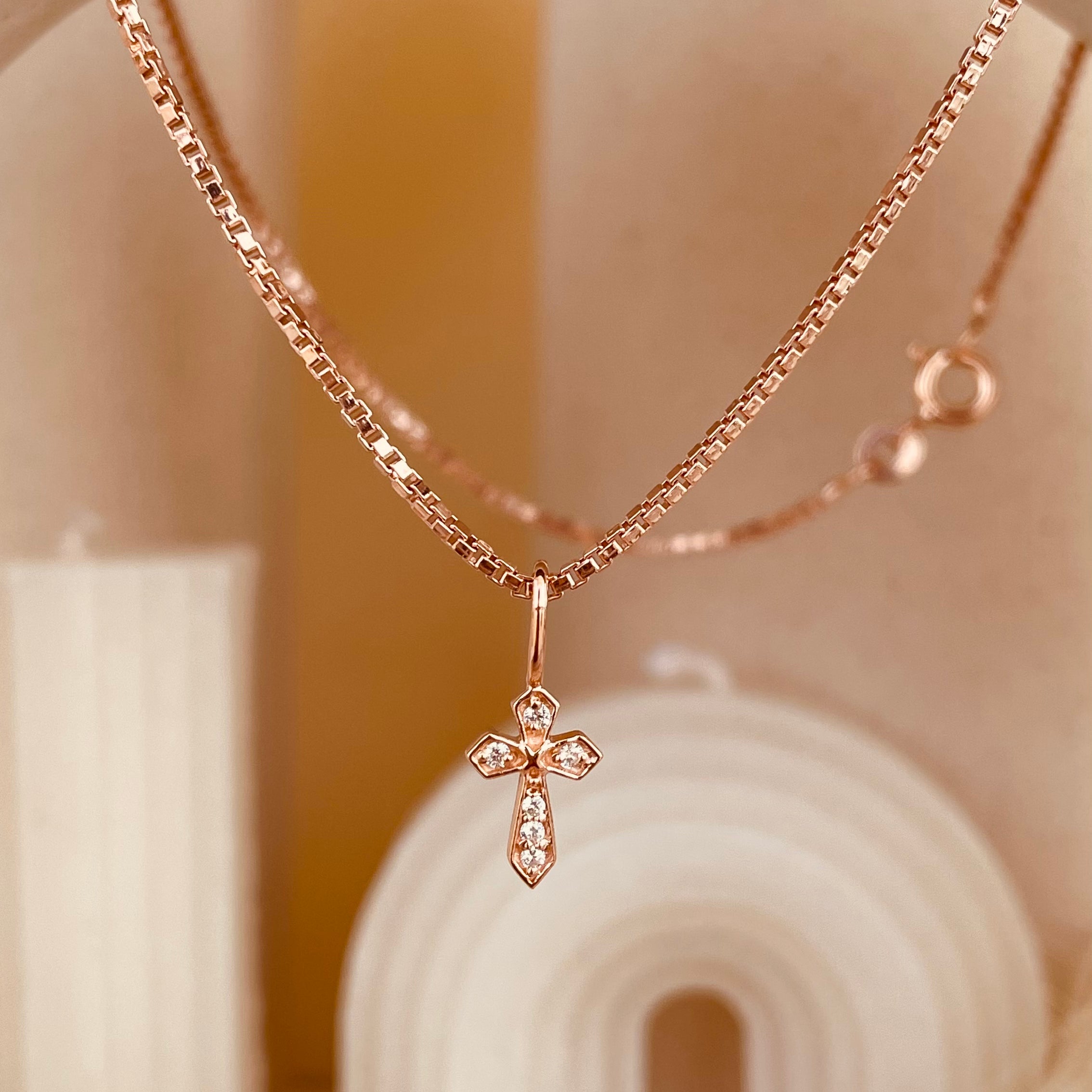 Minimal and Dainty Token of Faith Necklace with Box Chain - Octonov