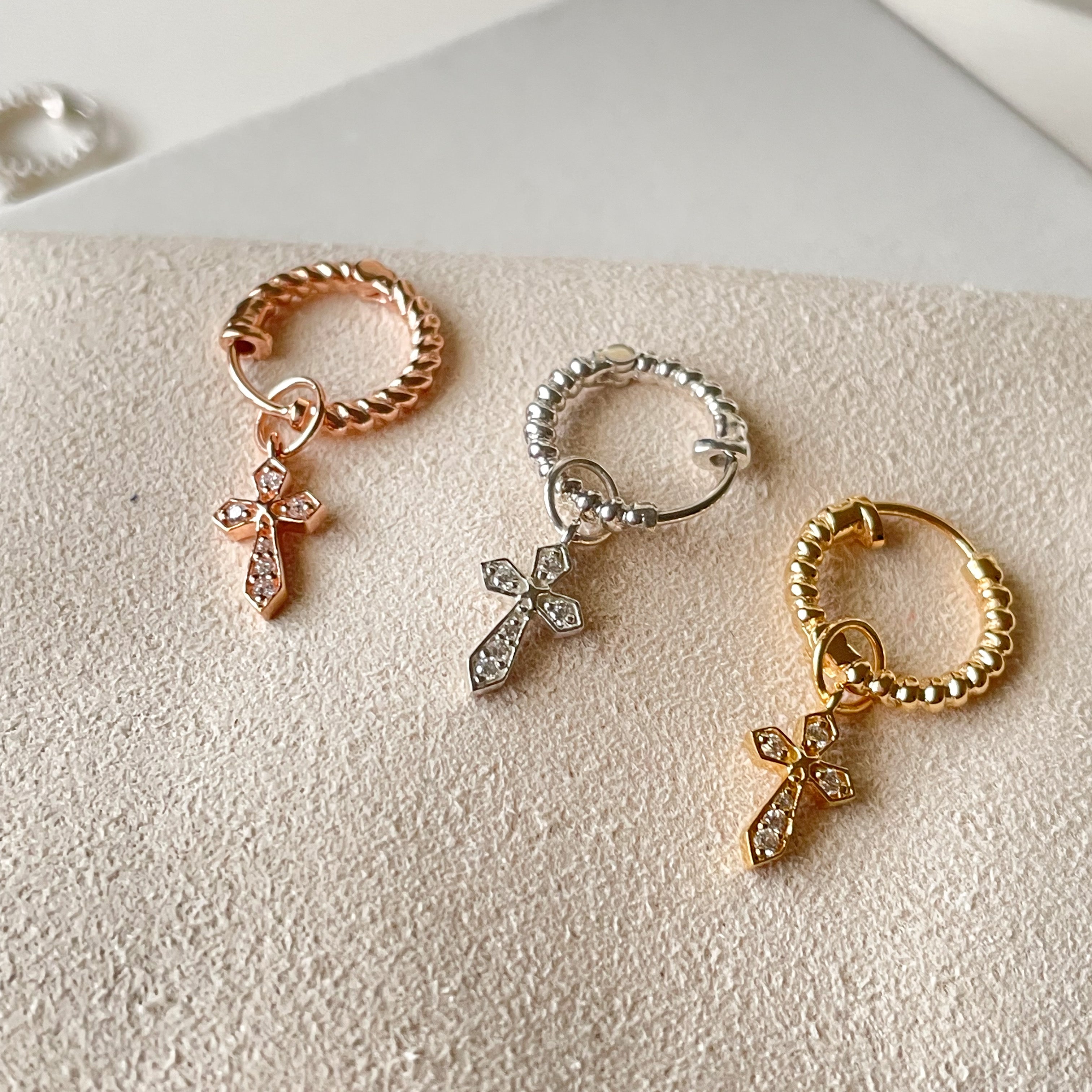 Token of Faith with Twisted Hoops - Octonov