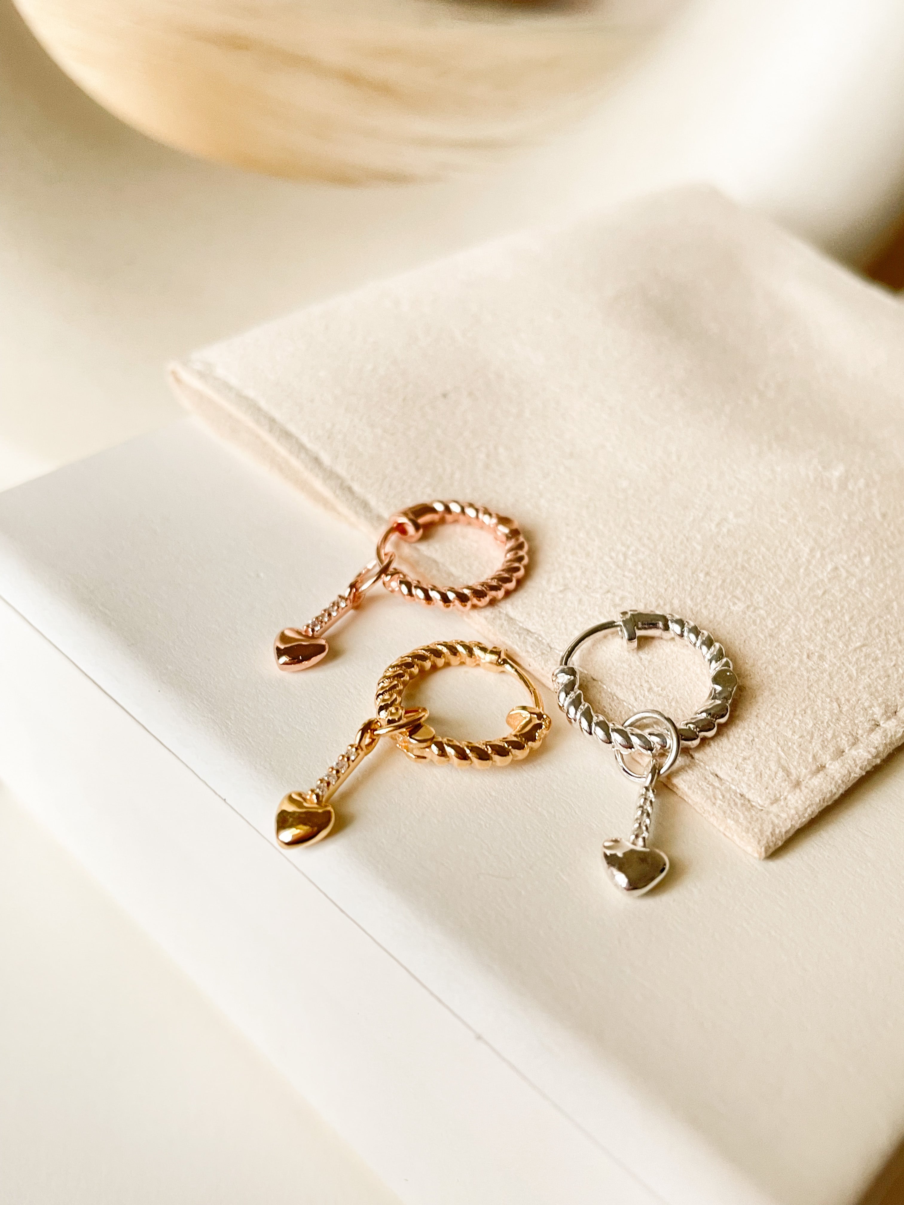 Delicate Hearts charms with Twisted Huggies - Octonov