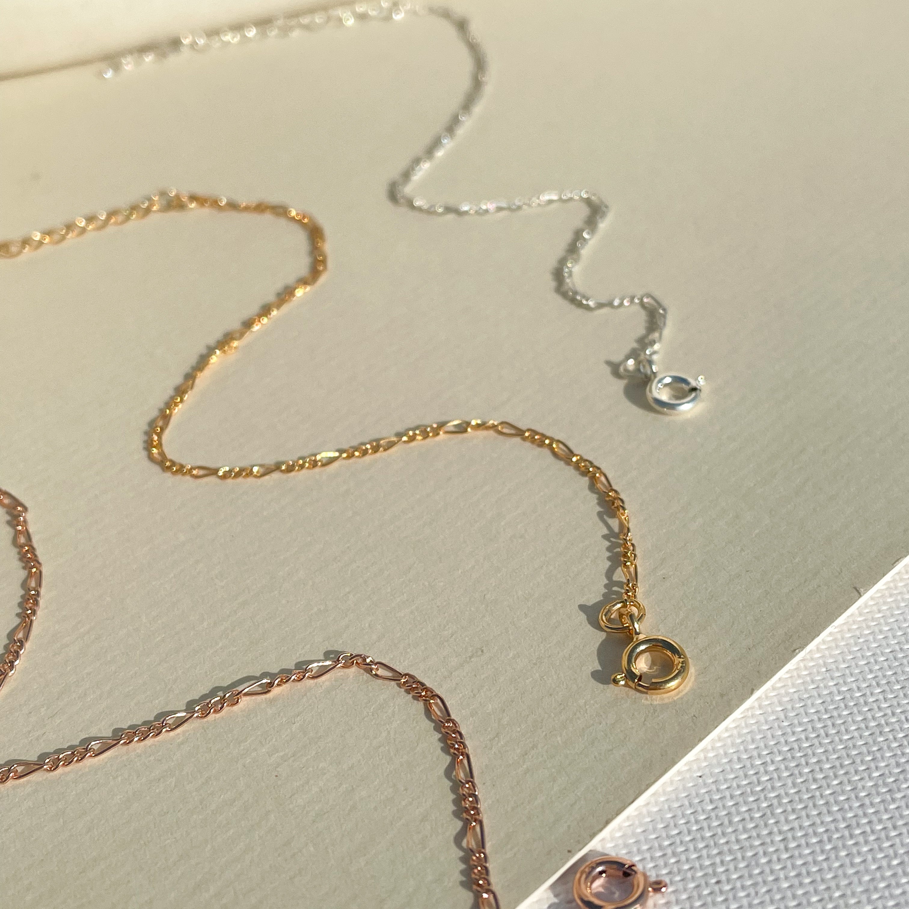 Thin Figaro Chain Bracelet - Octonov