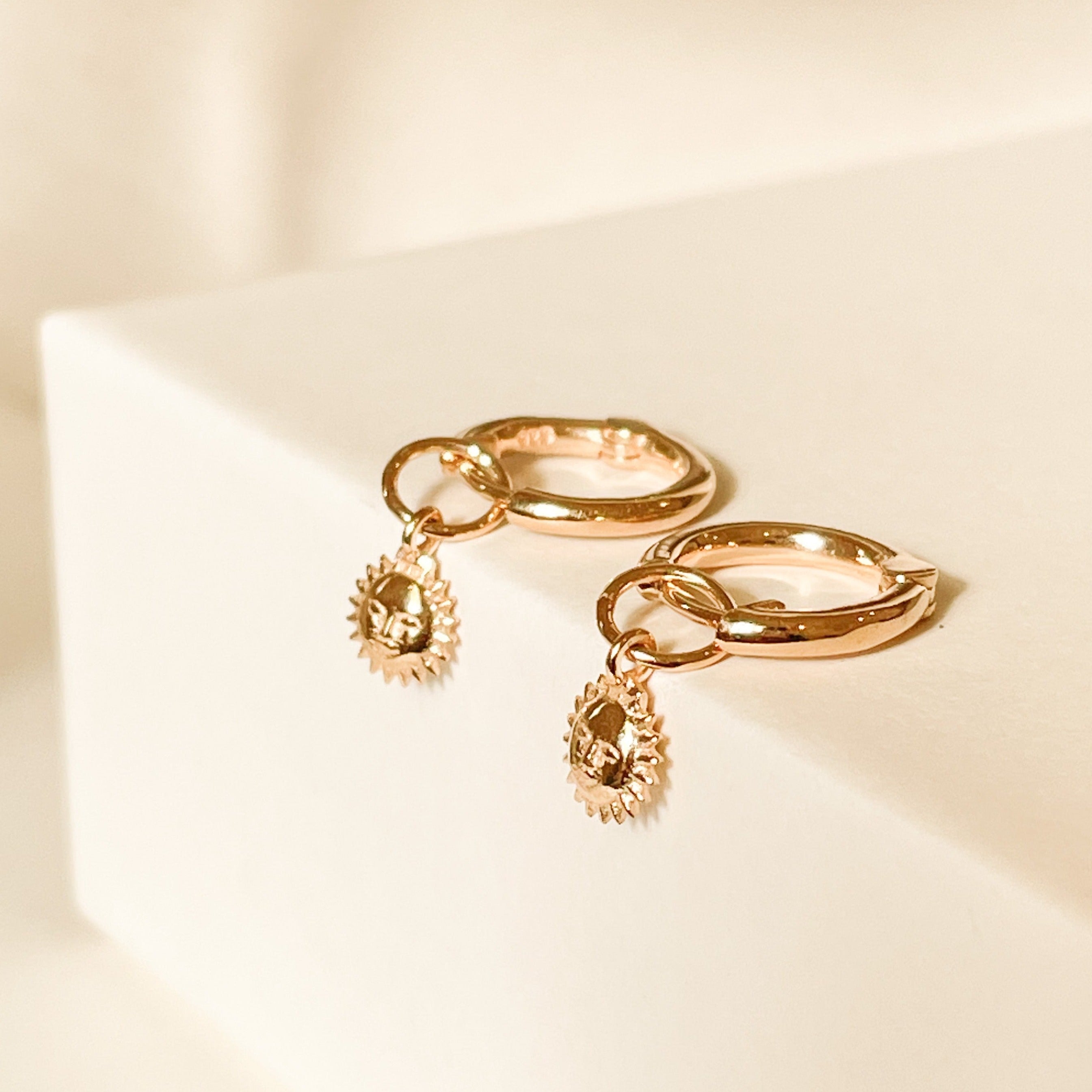 Minimal Steller Sun Huggies - Octonov