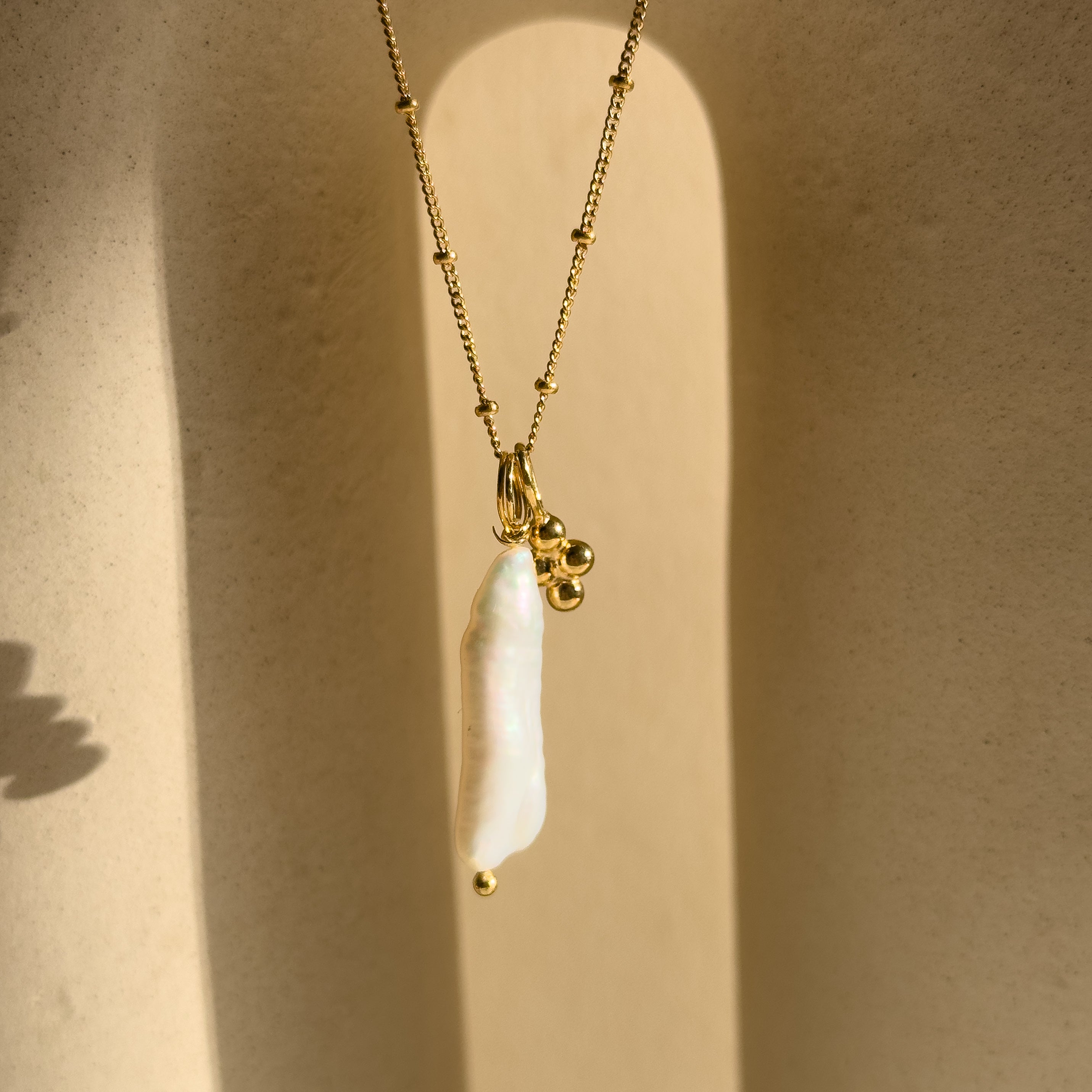 Pearl Charm Necklace - Octonov 