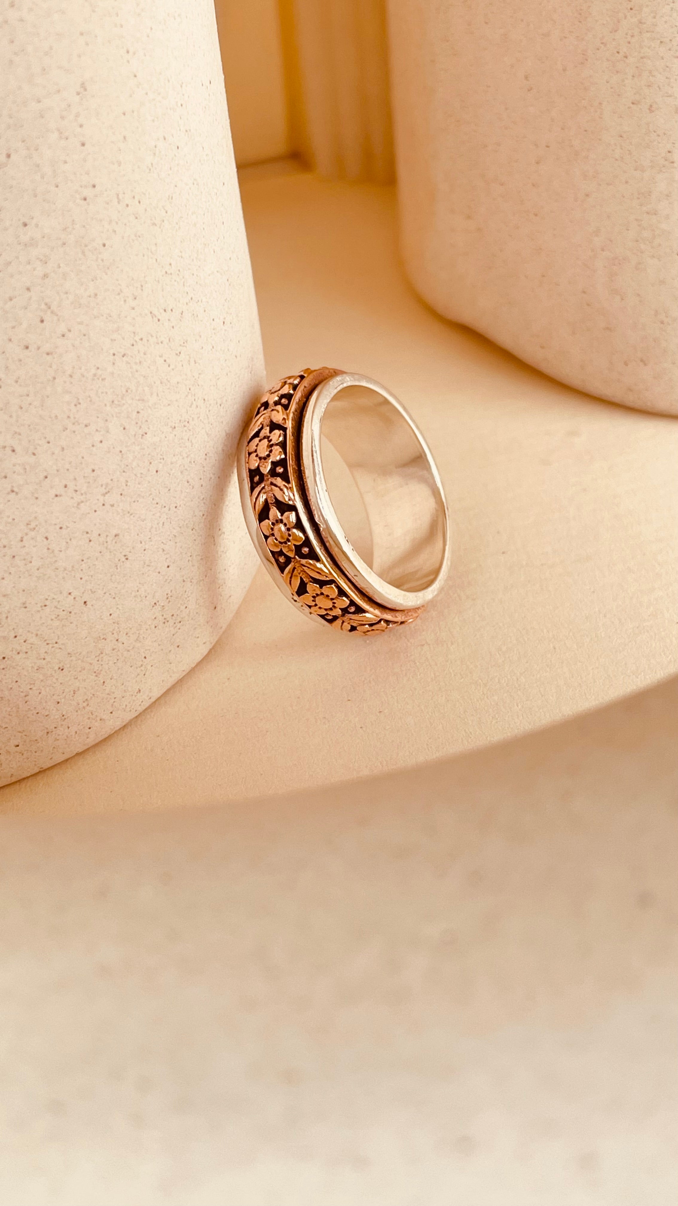 Flowers of the day Handmade Fidget Spinner Ring - Octonov 