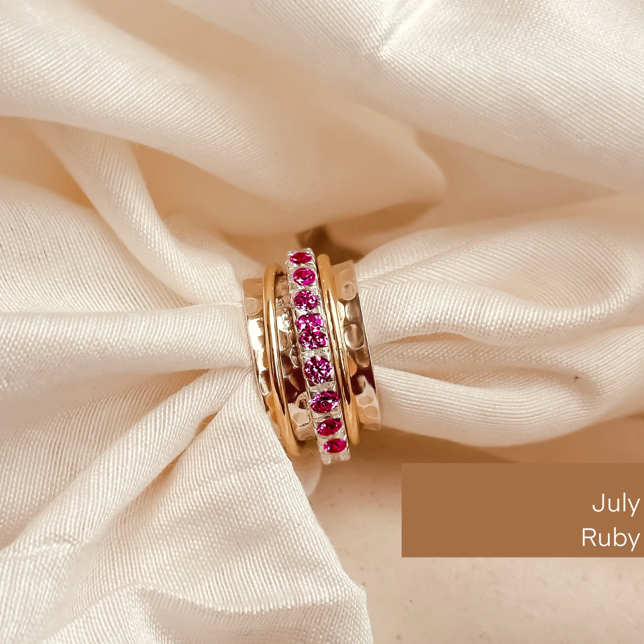 August Birthstone Eternity Spinner Ring - Octonov 