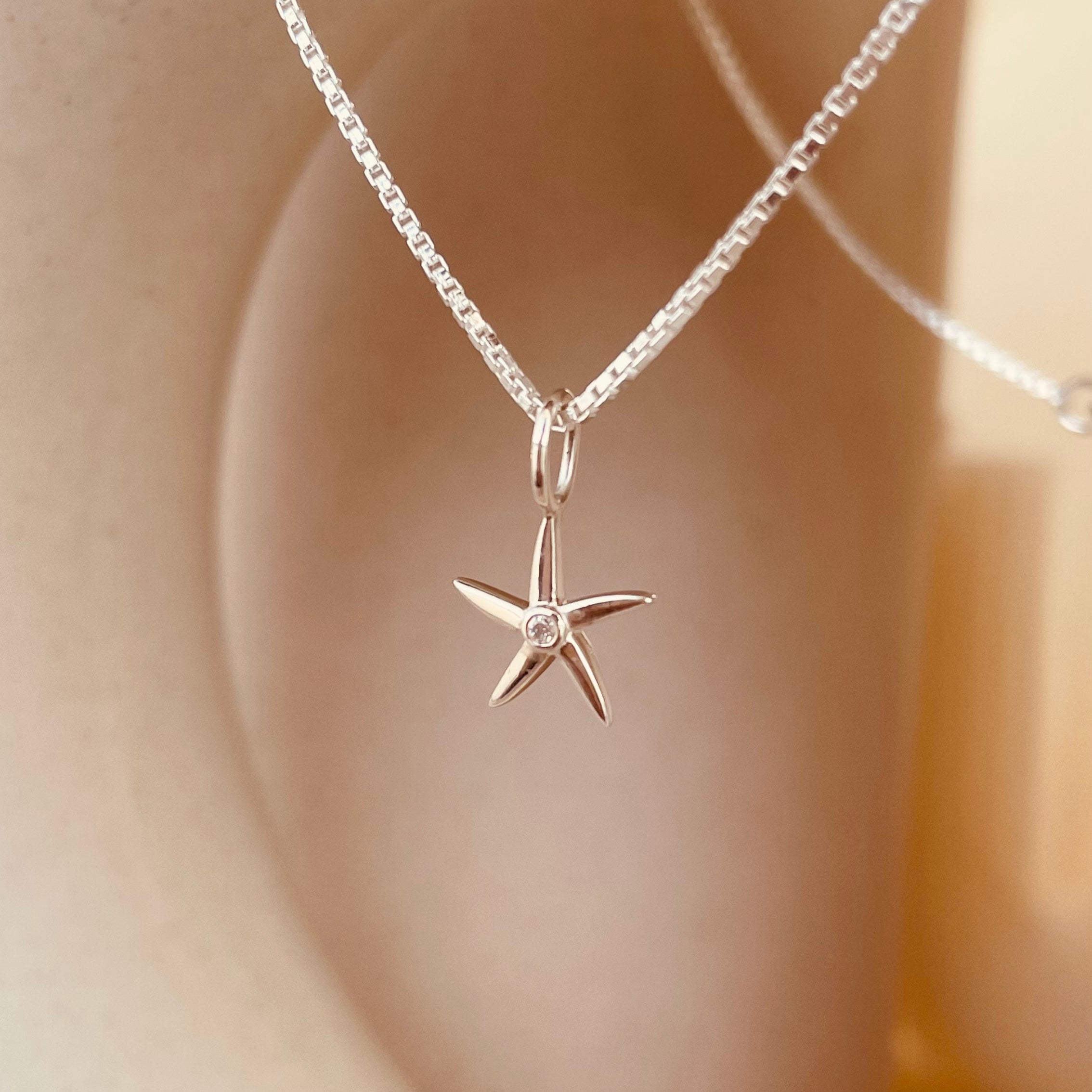 Minimal Starfish Necklace with Box Chain - Octonov 