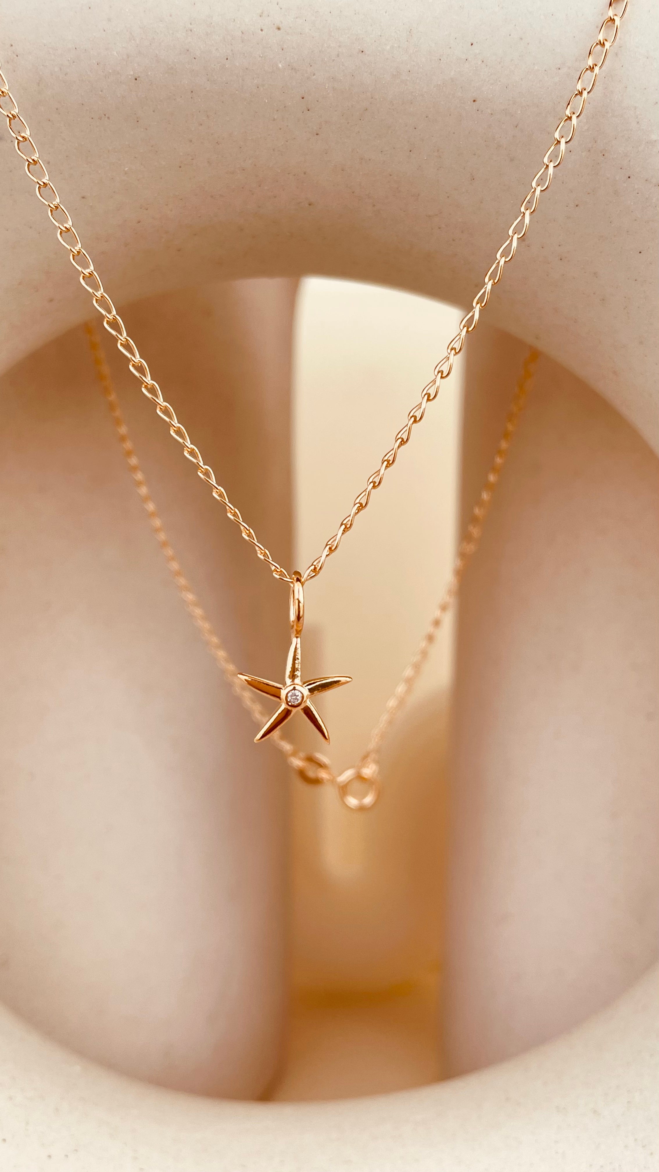 Minimal Starfish Necklace with Cable Chain - Octonov 