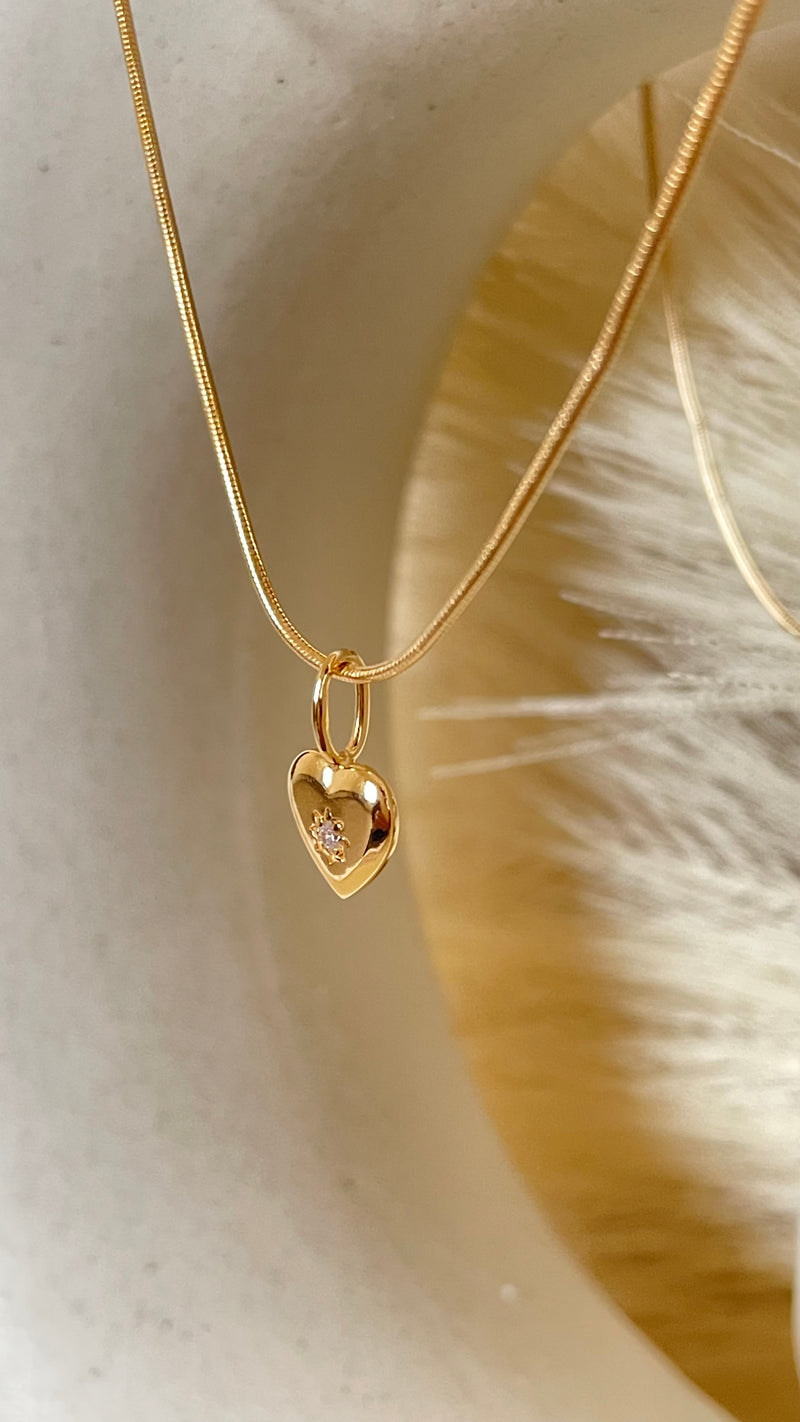 Vintage Heart Studded Minimal Necklace with Snake Chain