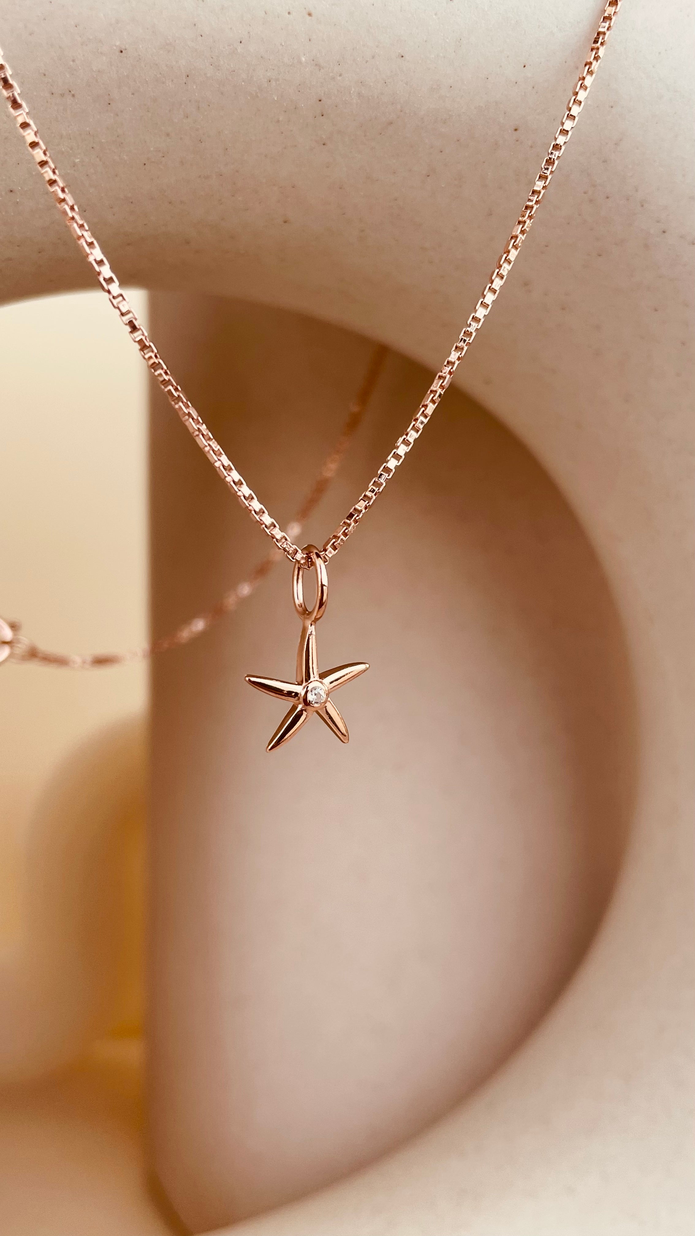 Minimal Starfish Necklace with Box Chain - Octonov 