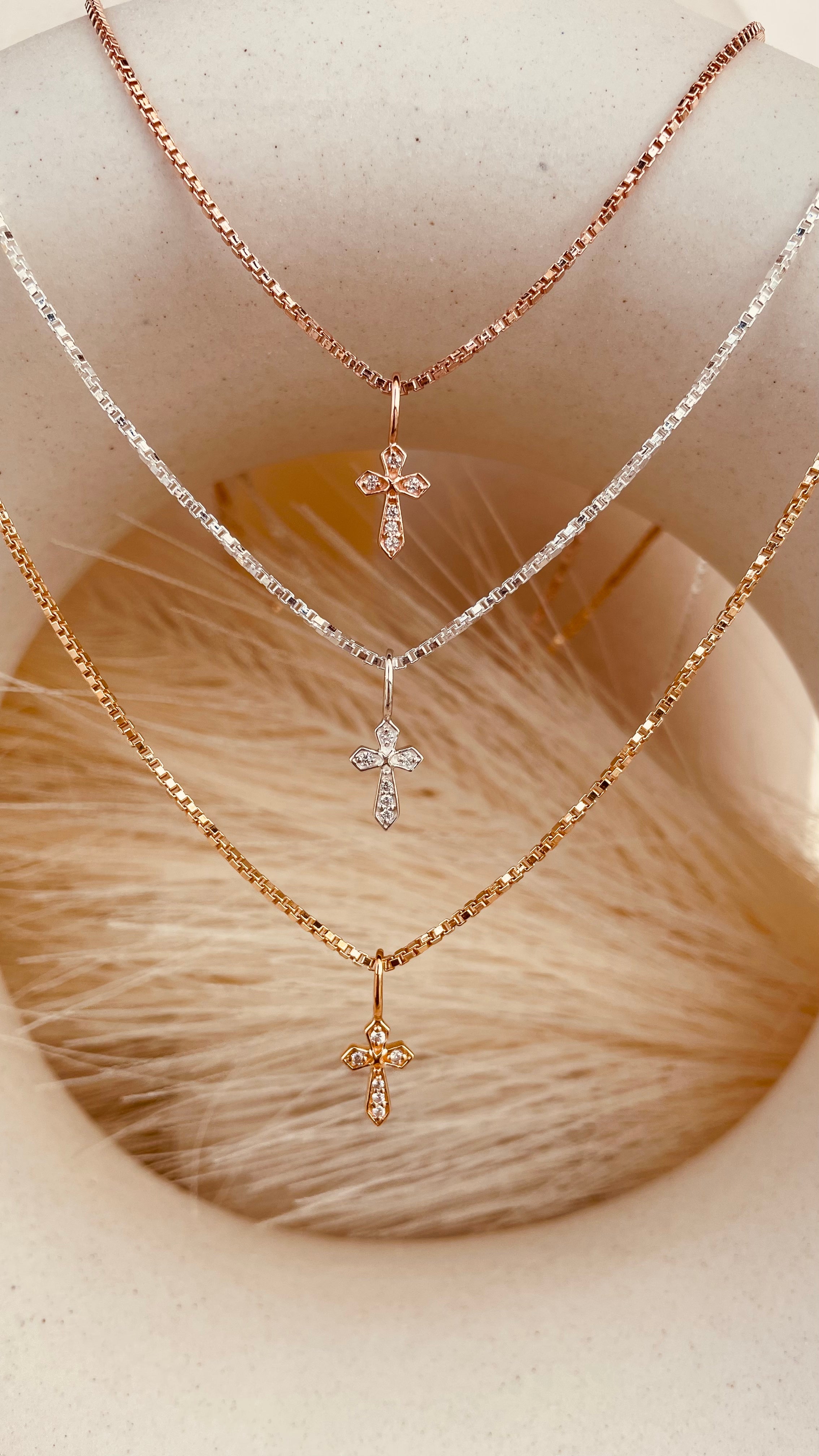 Minimal and Dainty Token of Faith Necklace with Box Chain - Octonov 