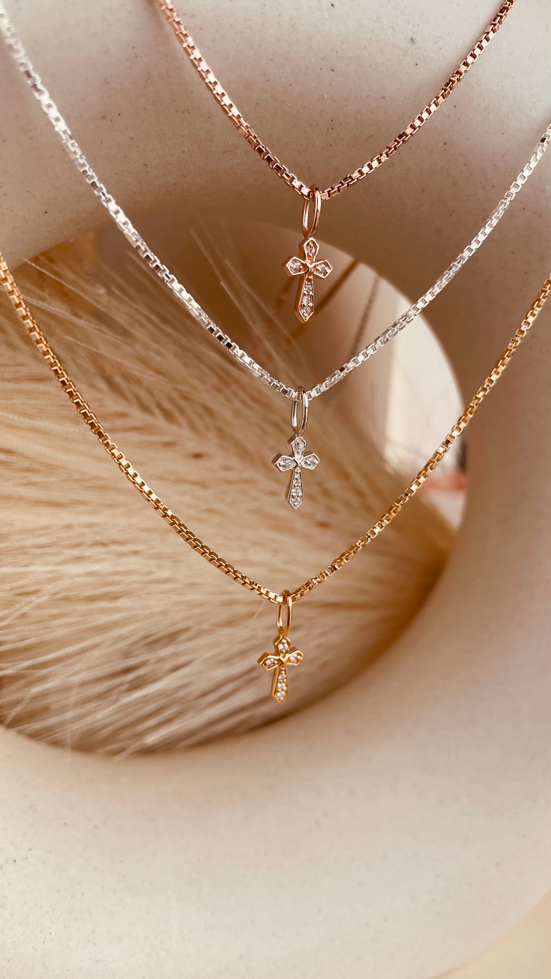 Minimal and Dainty Token of Faith Necklace with Box Chain - Octonov 