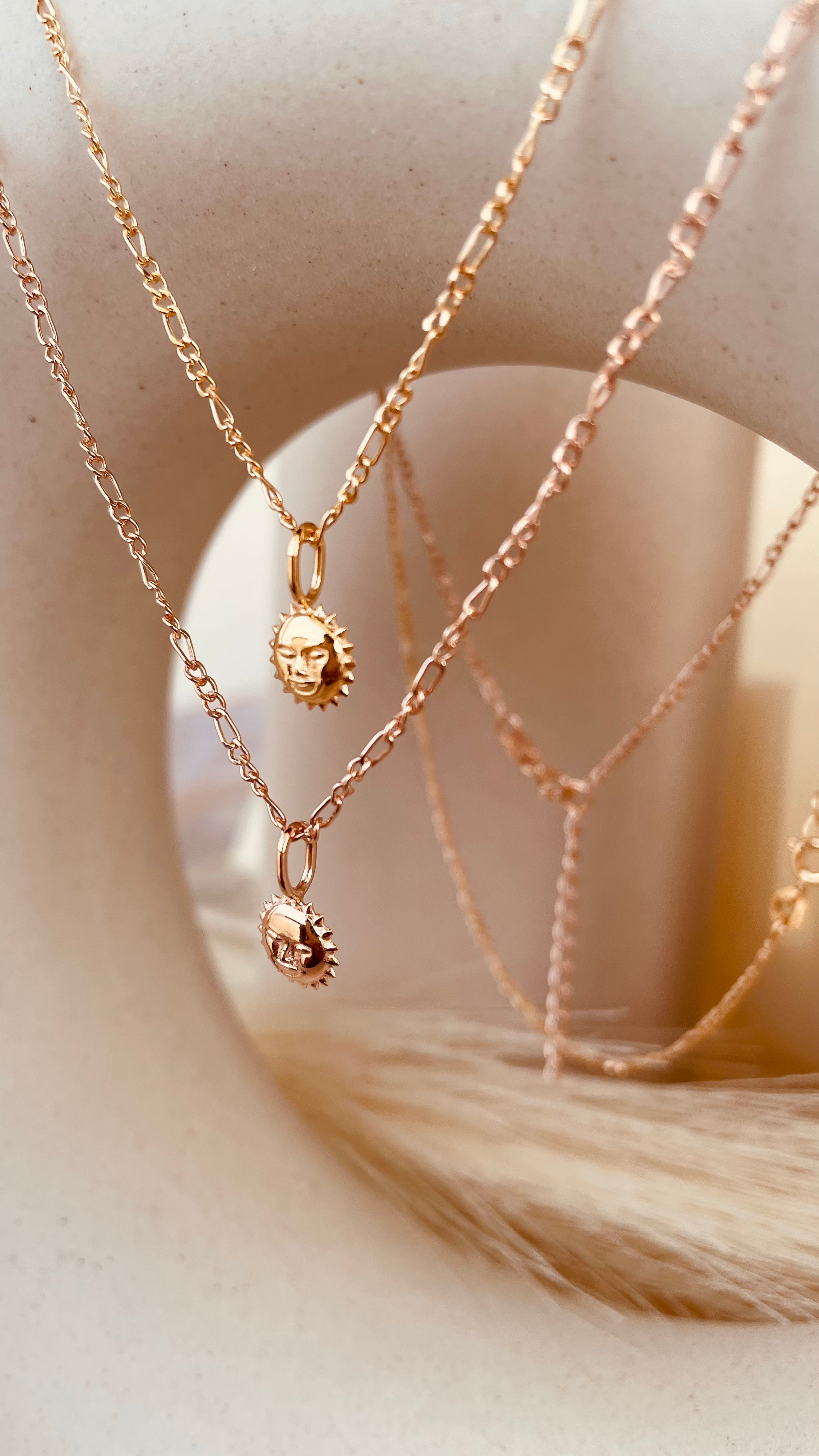 Dainty Steller Sun Charm Necklace with Figaro Chain - Octonov 