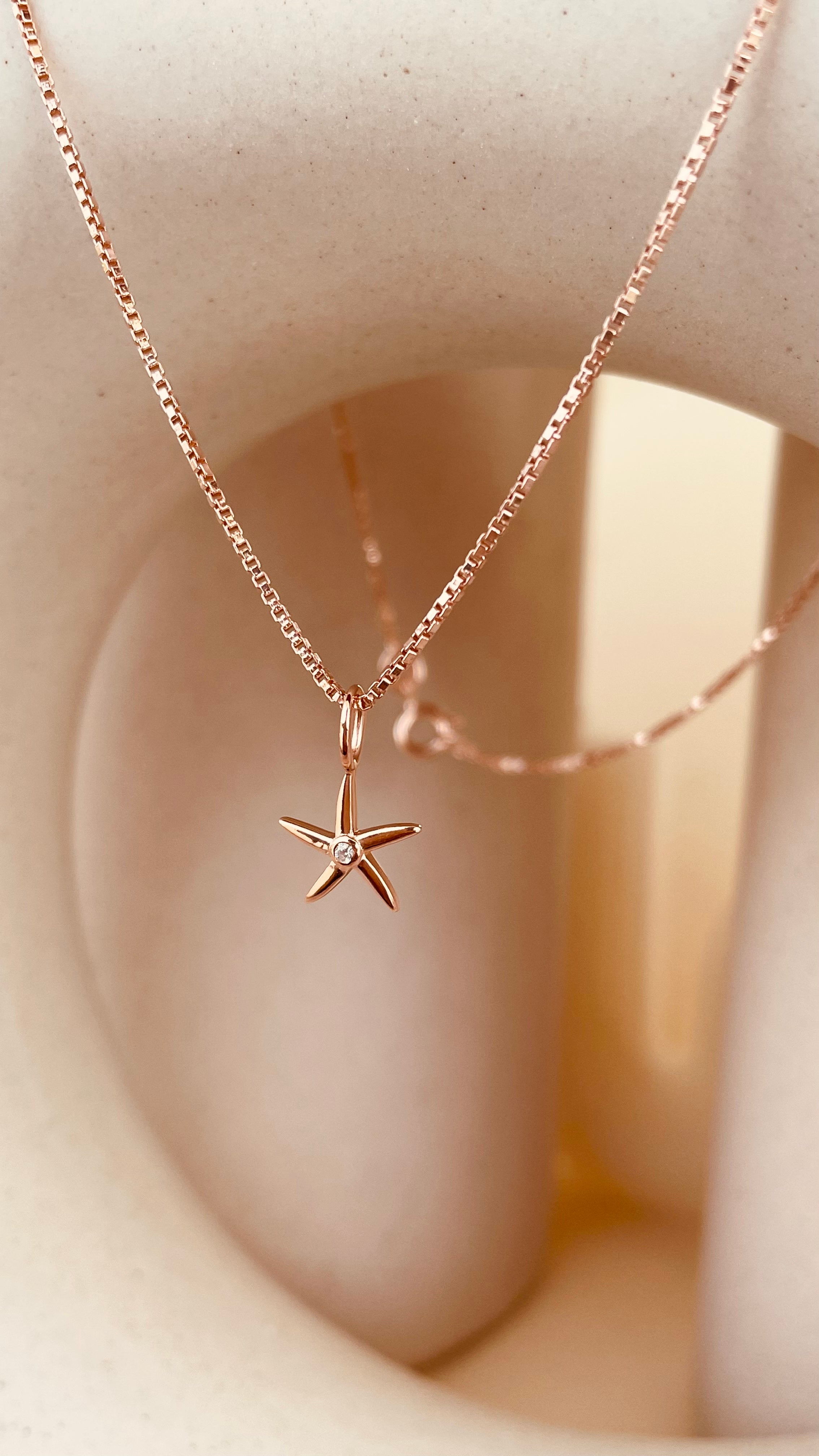 Minimal Starfish Necklace with Box Chain - Octonov 