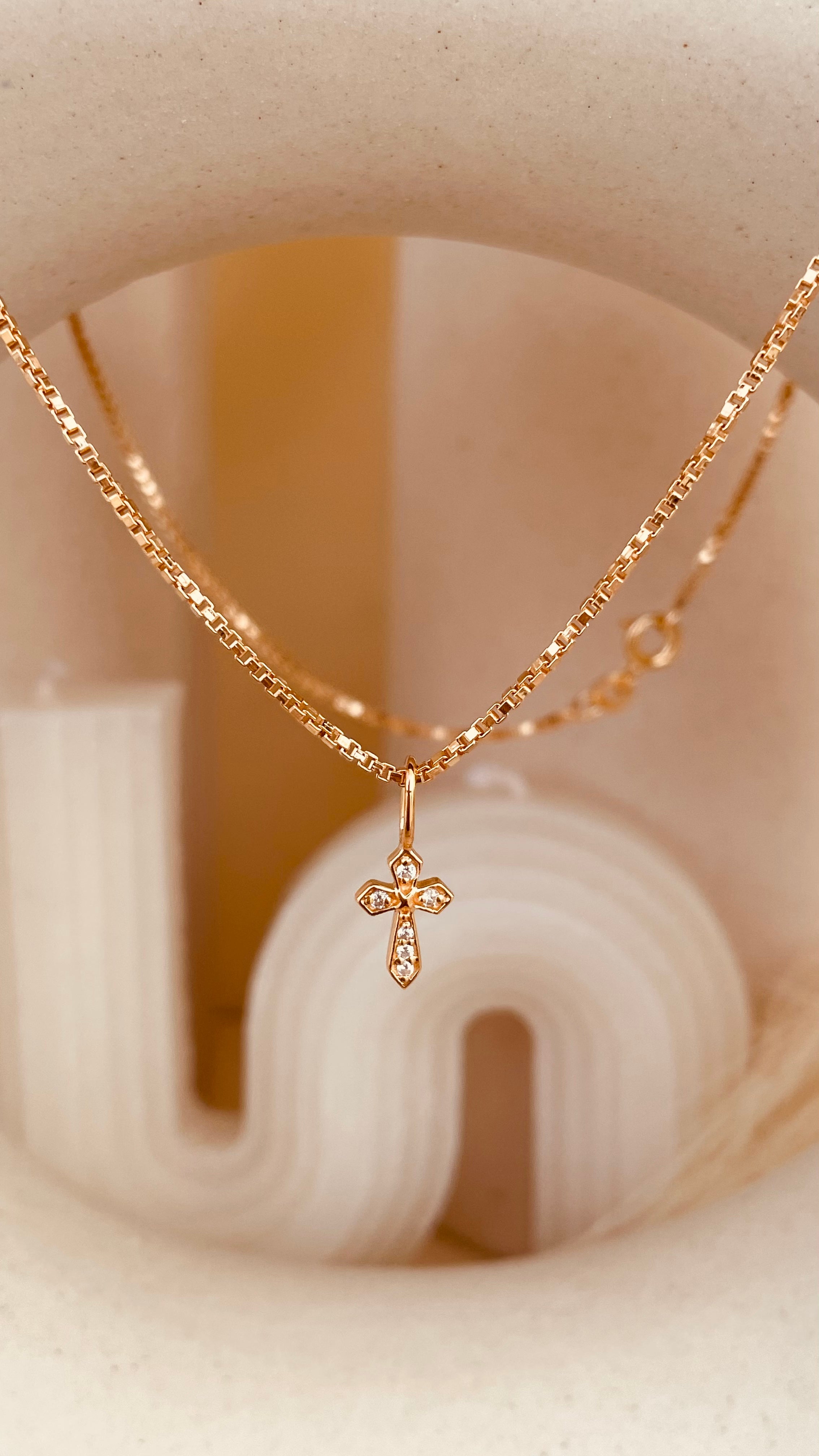 Minimal and Dainty Token of Faith Necklace with Box Chain - Octonov 