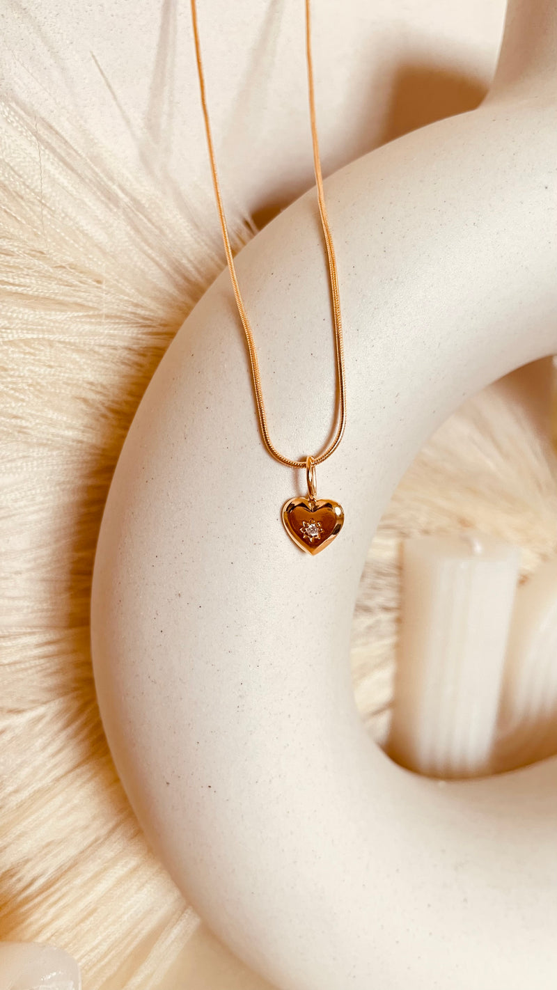 Vintage Heart Studded Minimal Necklace with Snake Chain