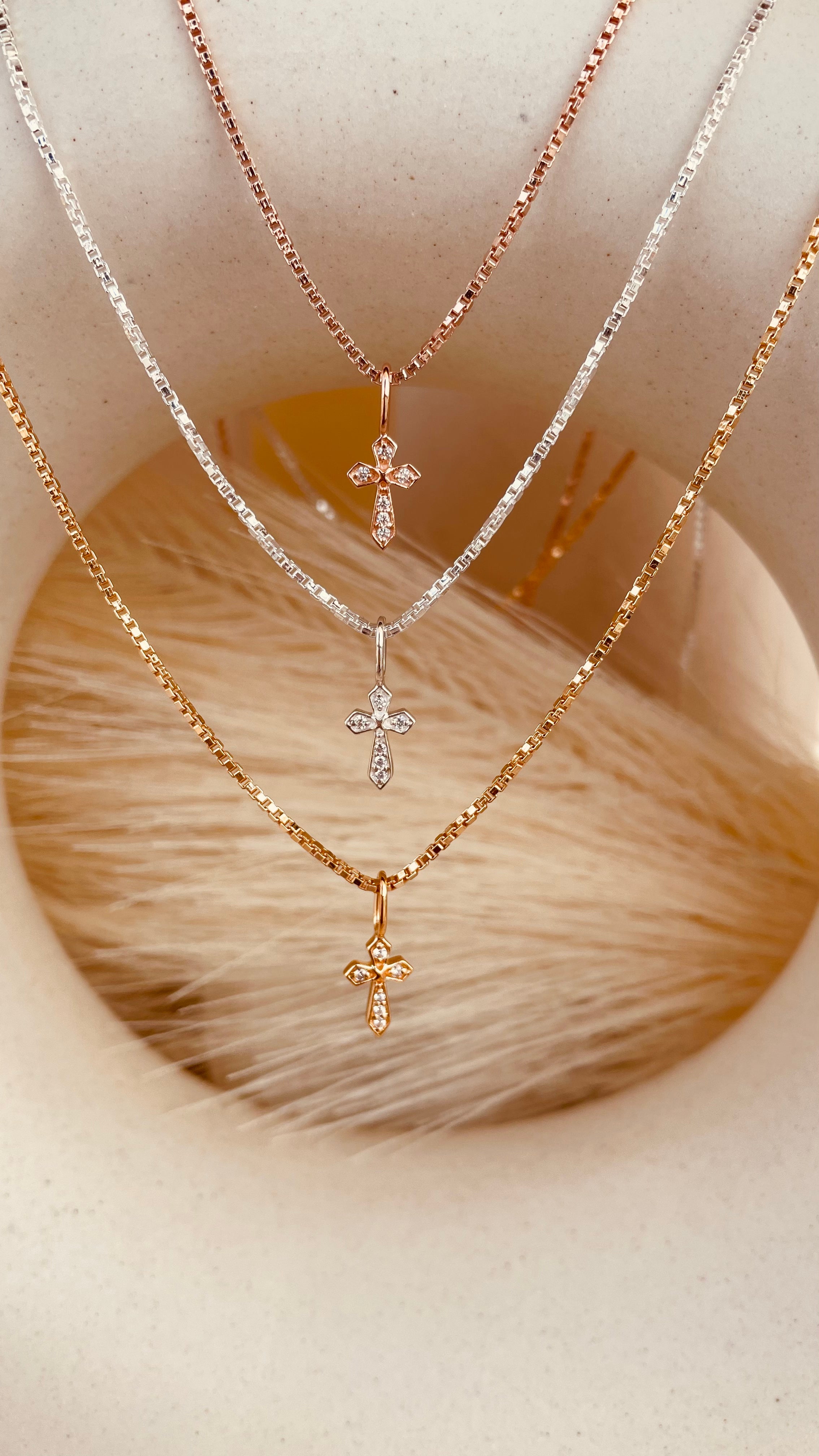 Minimal and Dainty Token of Faith Necklace with Box Chain - Octonov 