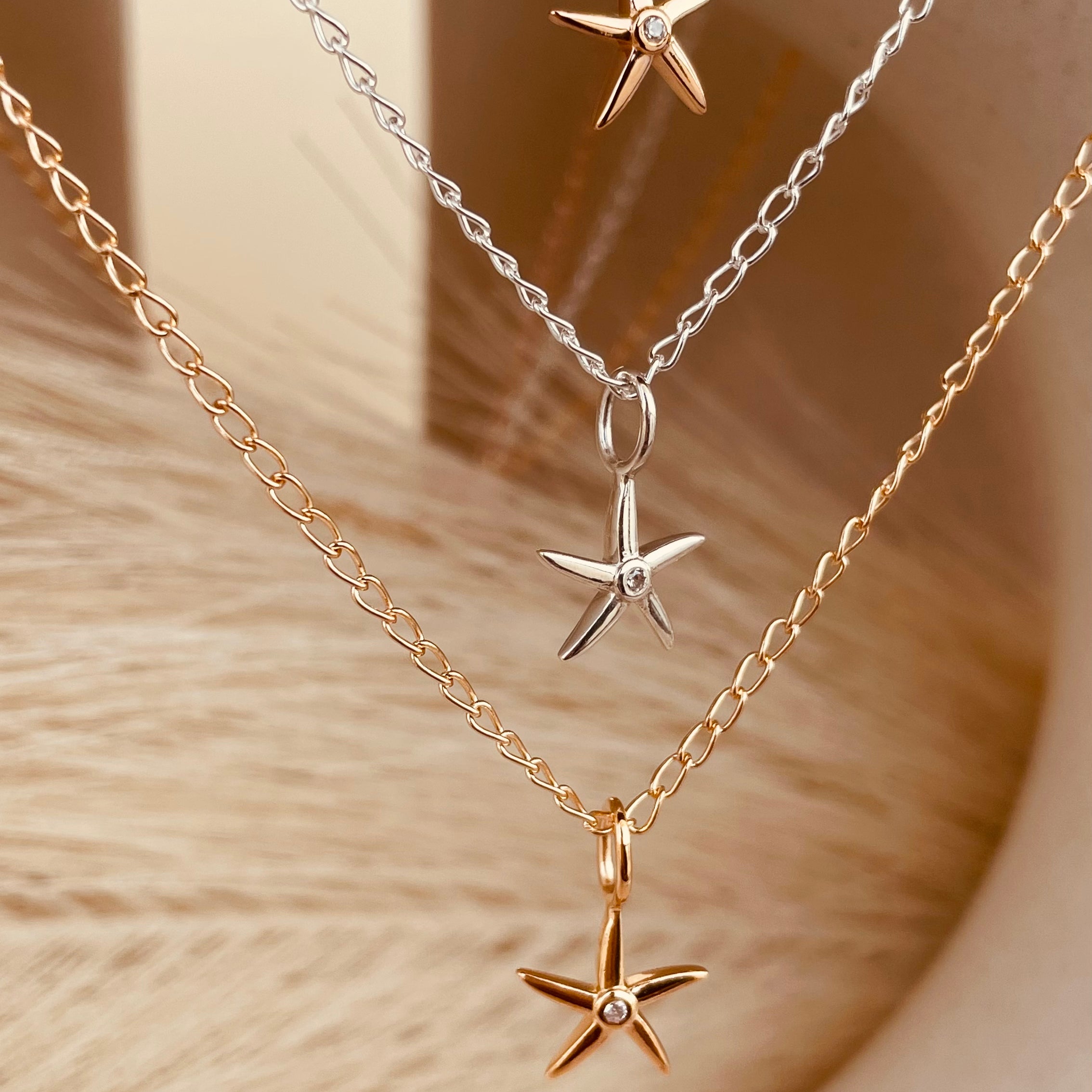Minimal Starfish Necklace with Cable Chain - Octonov 