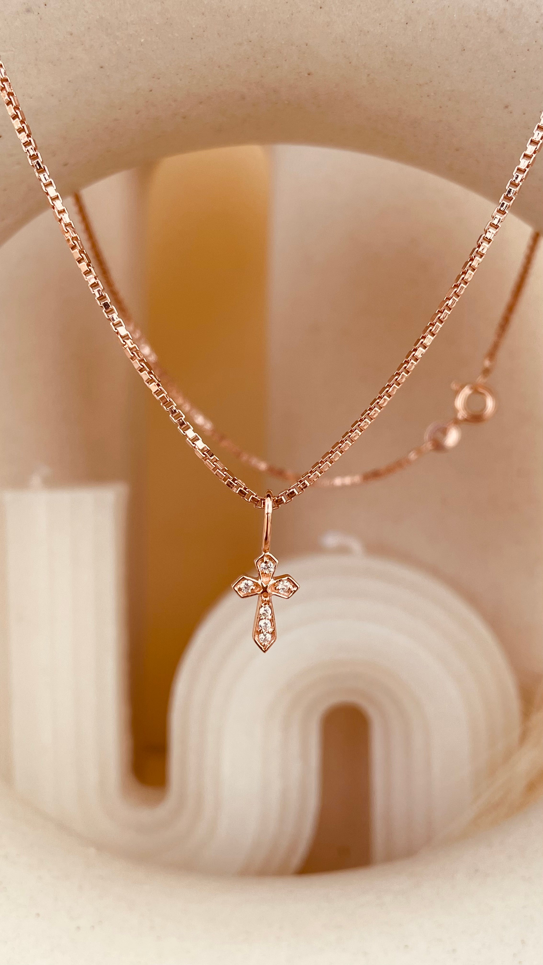 Minimal and Dainty Token of Faith Necklace with Box Chain - Octonov 