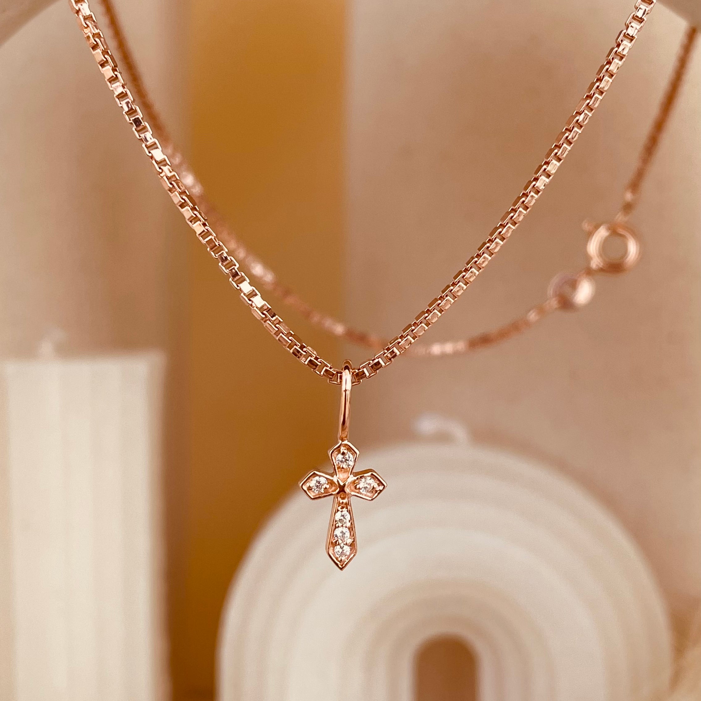 Minimal and Dainty Token of Faith Necklace with Box Chain - Octonov 