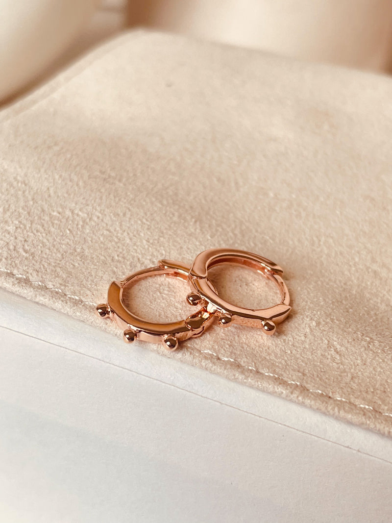 Minimal Dotted Hoops